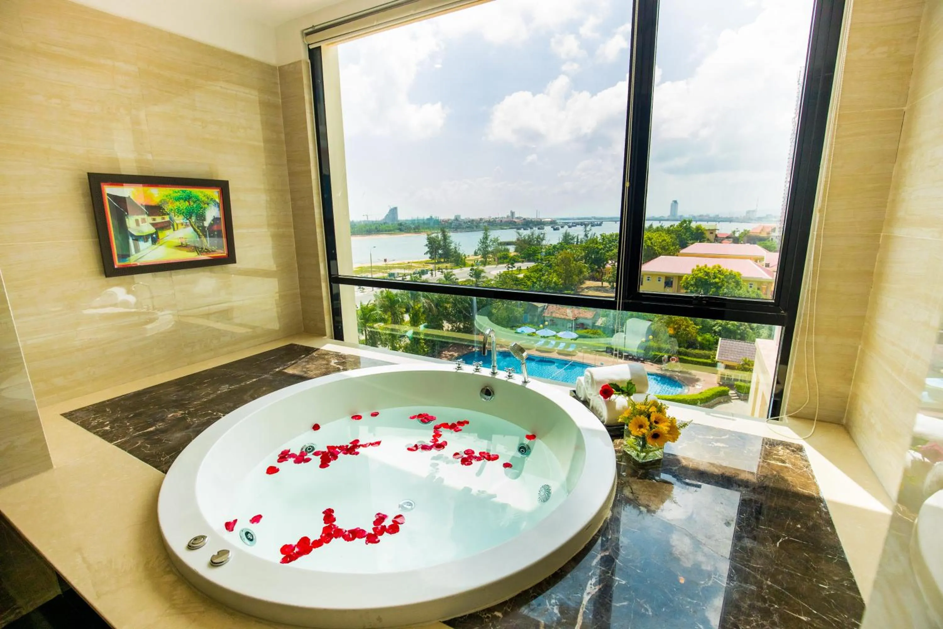 Toilet in Muong Thanh Holiday Quang Binh Hotel