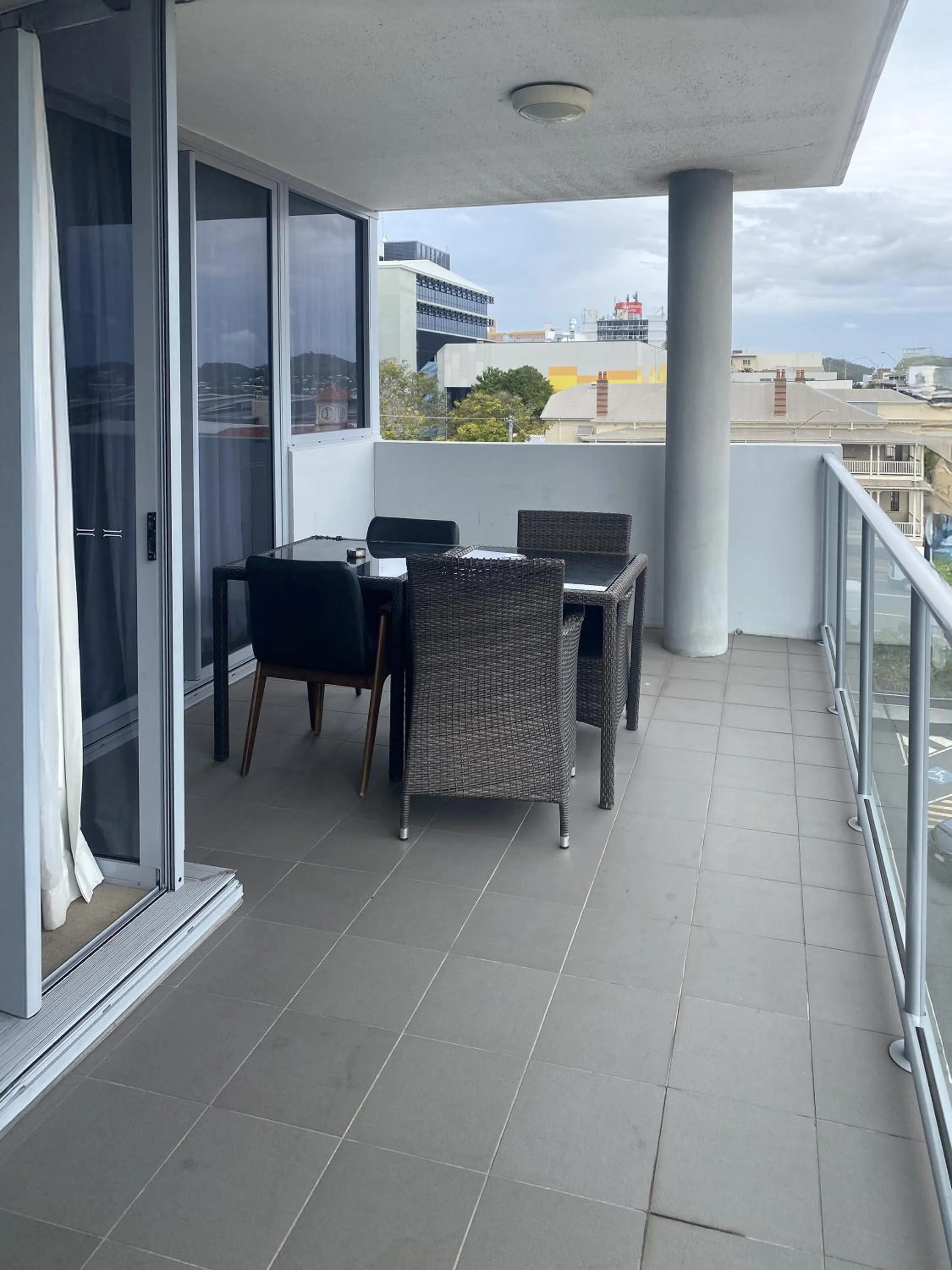 Seating area in Curtis Central Apartments Official