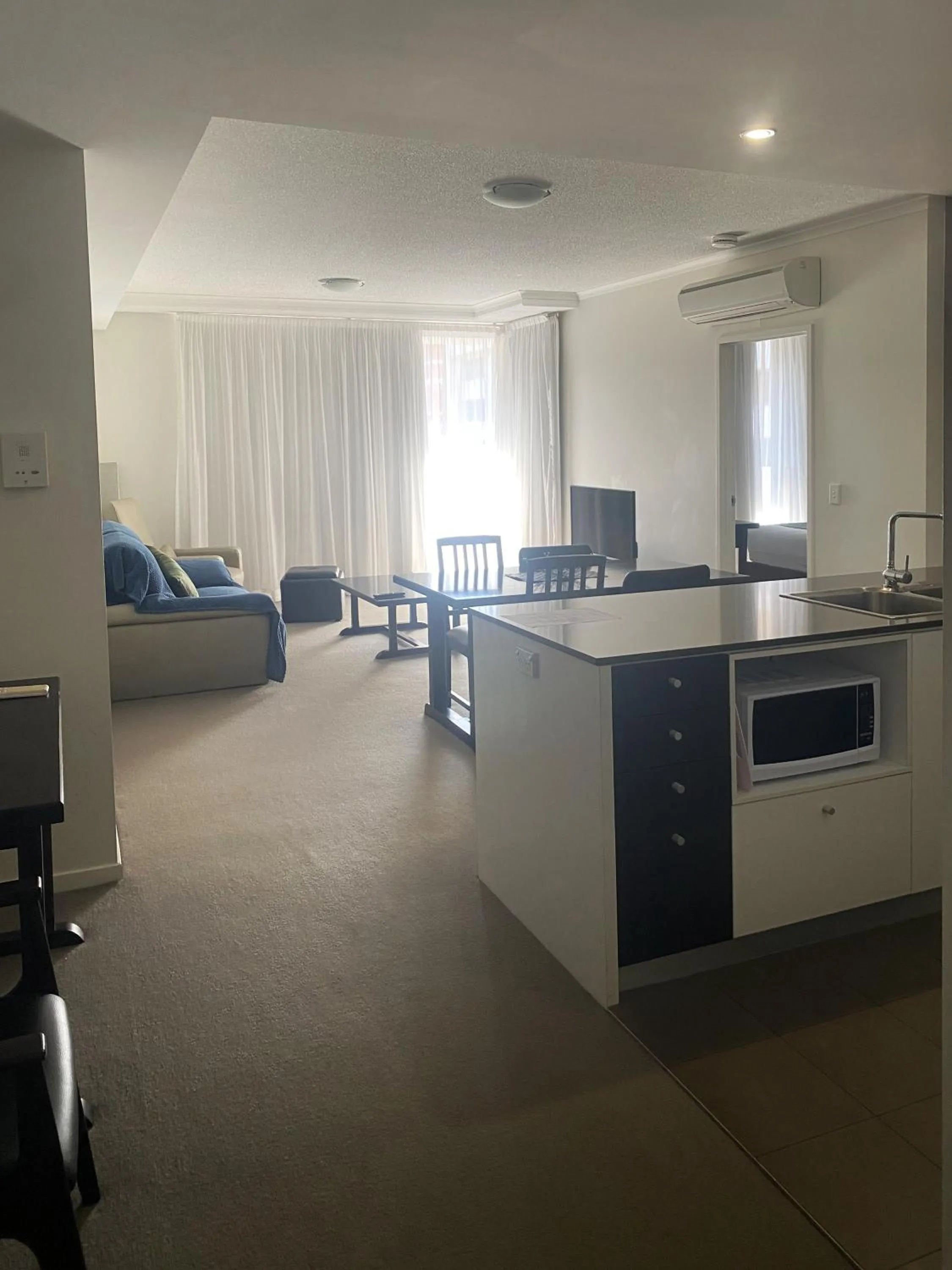 Kitchen or kitchenette, Bed in Curtis Central Apartments Official