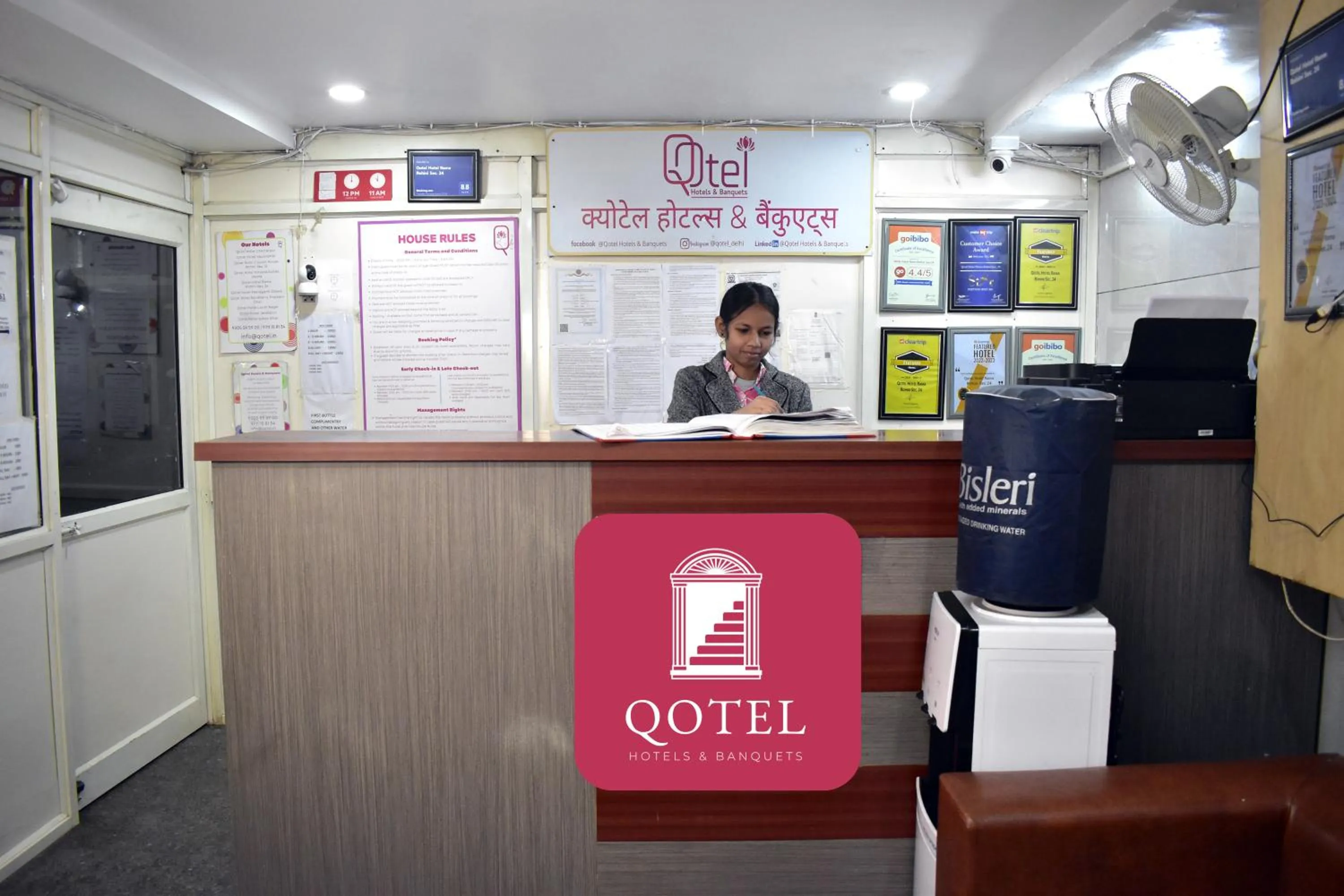 People in Qotel Hotel Rama Rohini Sector-24 Couple Friendly