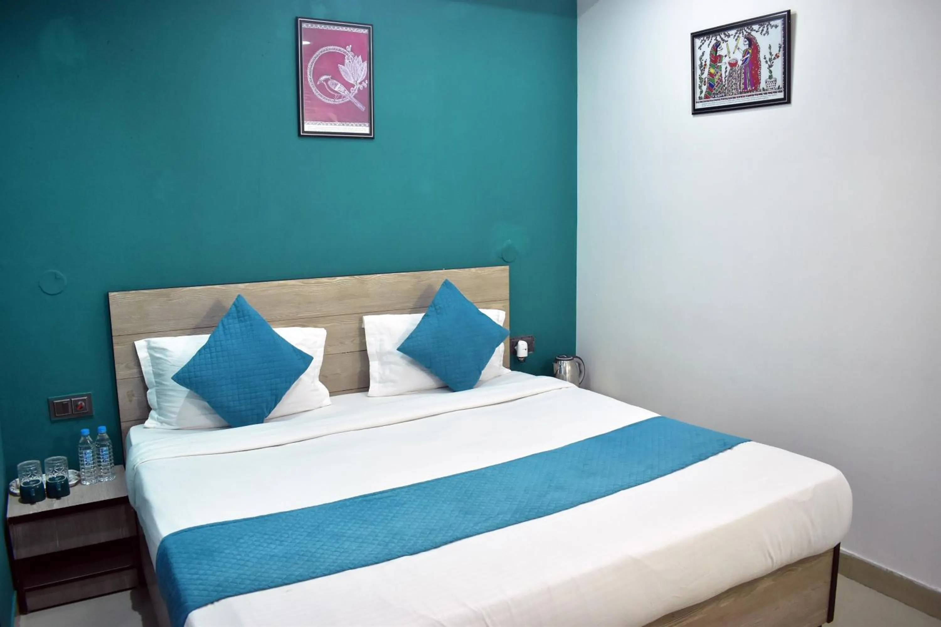 Bed in Qotel Hotel Rama Rohini Sector-24 Couple Friendly
