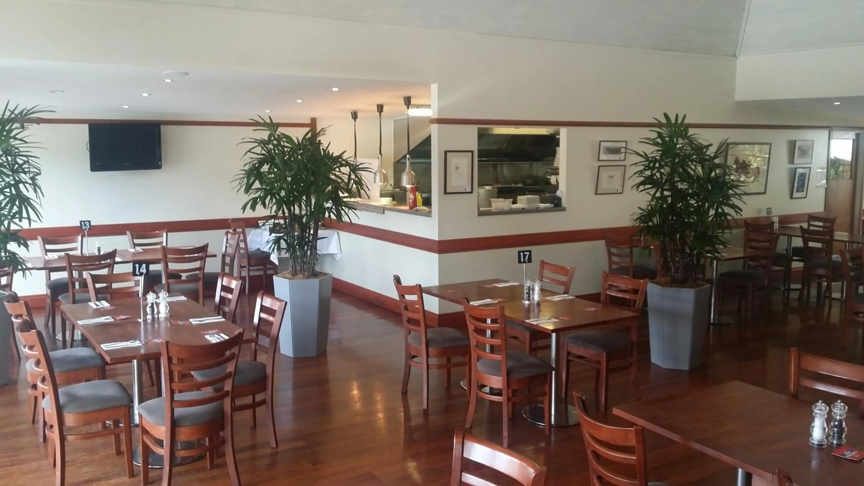 Restaurant/places to eat in Maleny Hotel