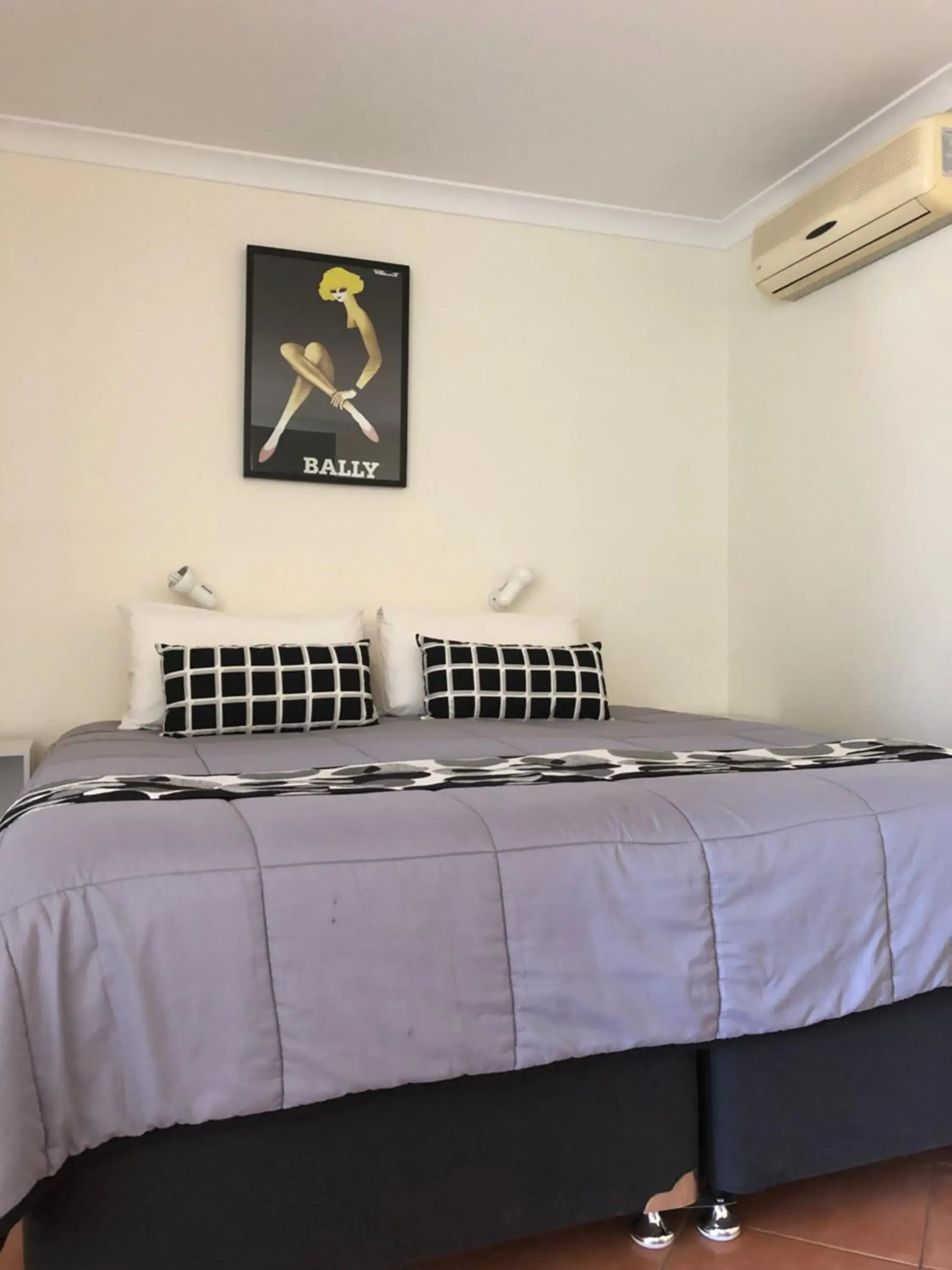 Queen Room in Pelican's Nest Queen Room in Pelican's Nest