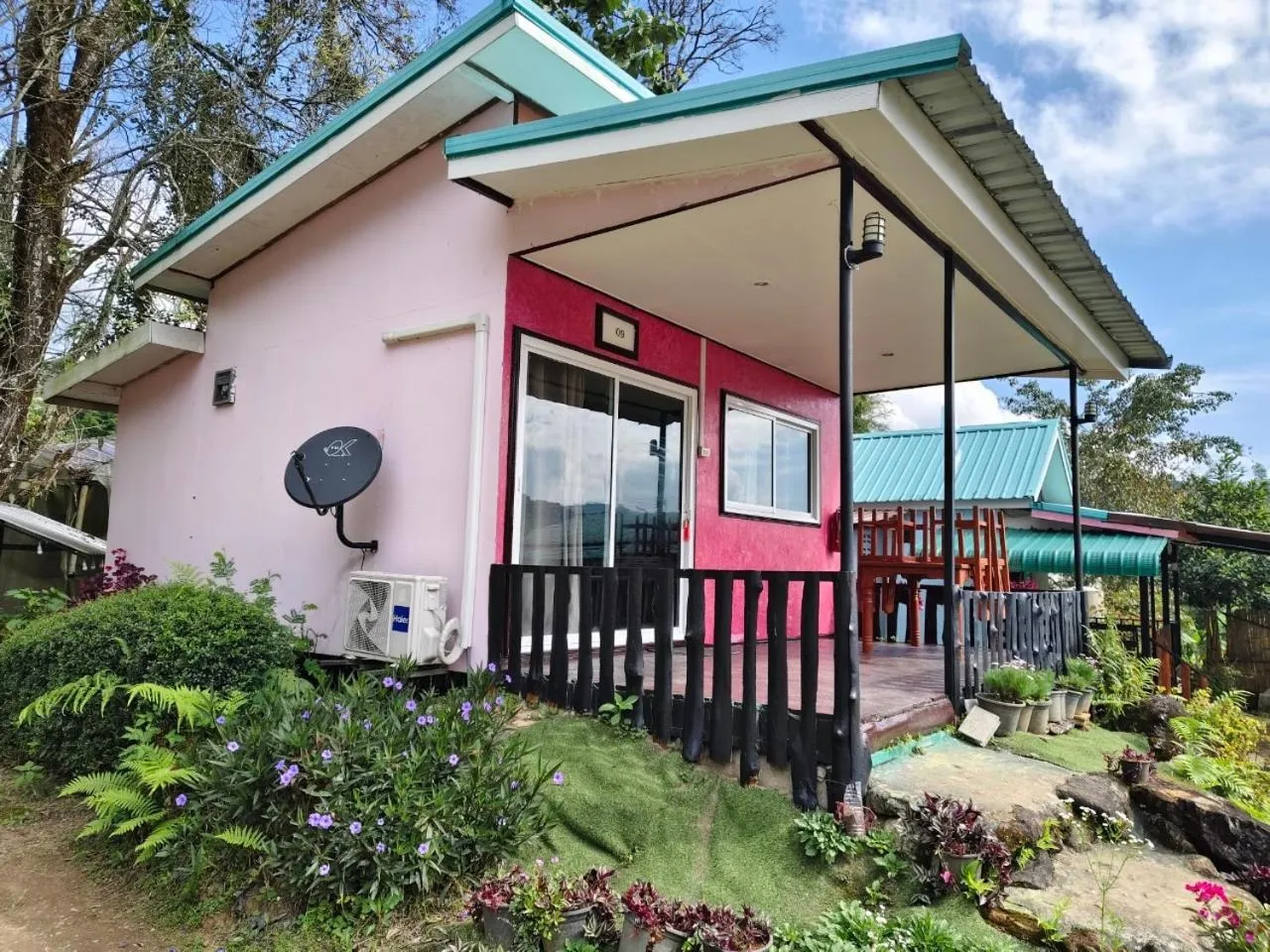 Property building in Inthanon Lao-Ju House