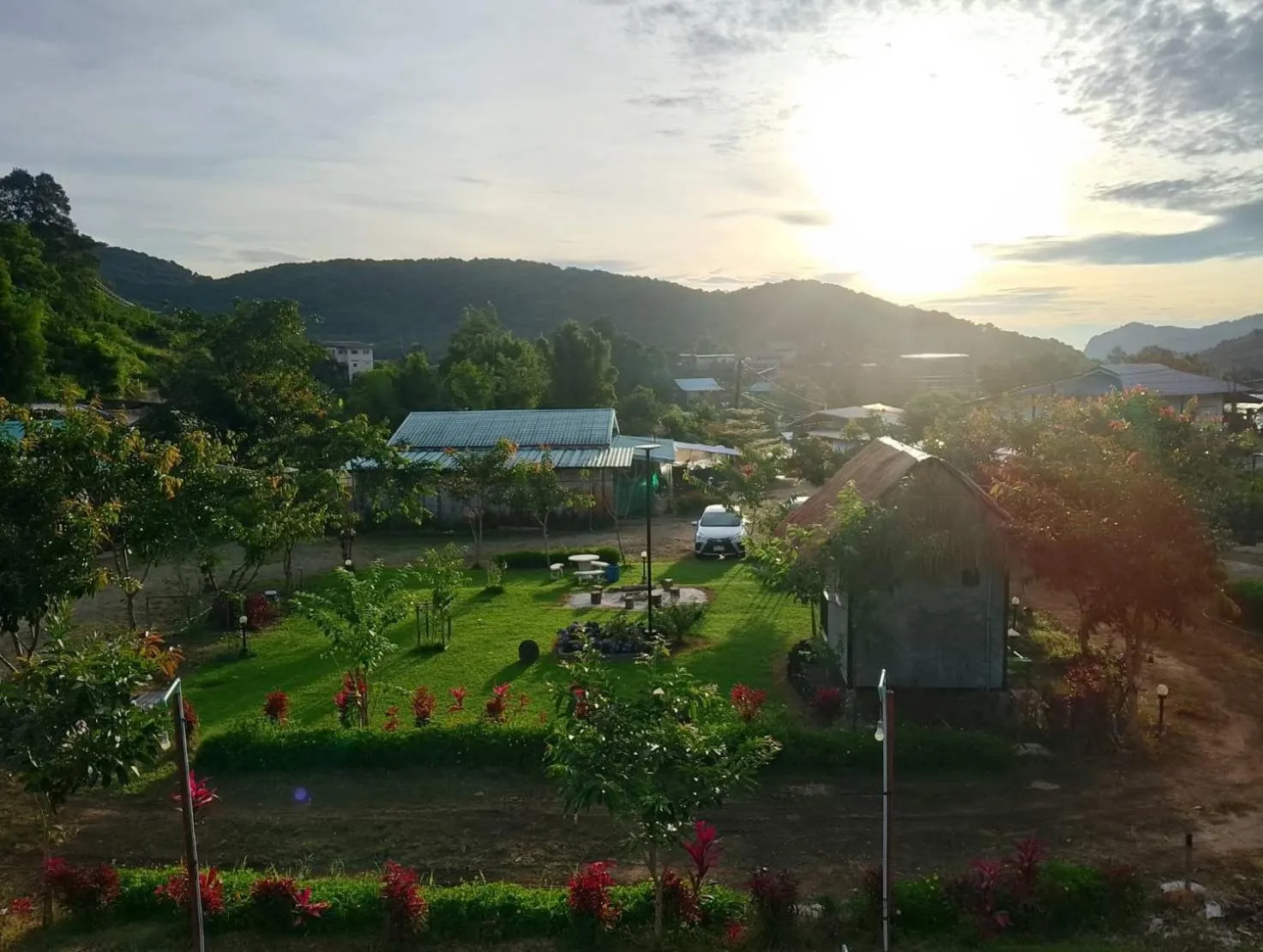 Day in Inthanon Lao-Ju House