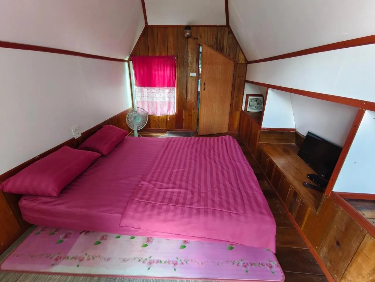 Bed in Inthanon Lao-Ju House