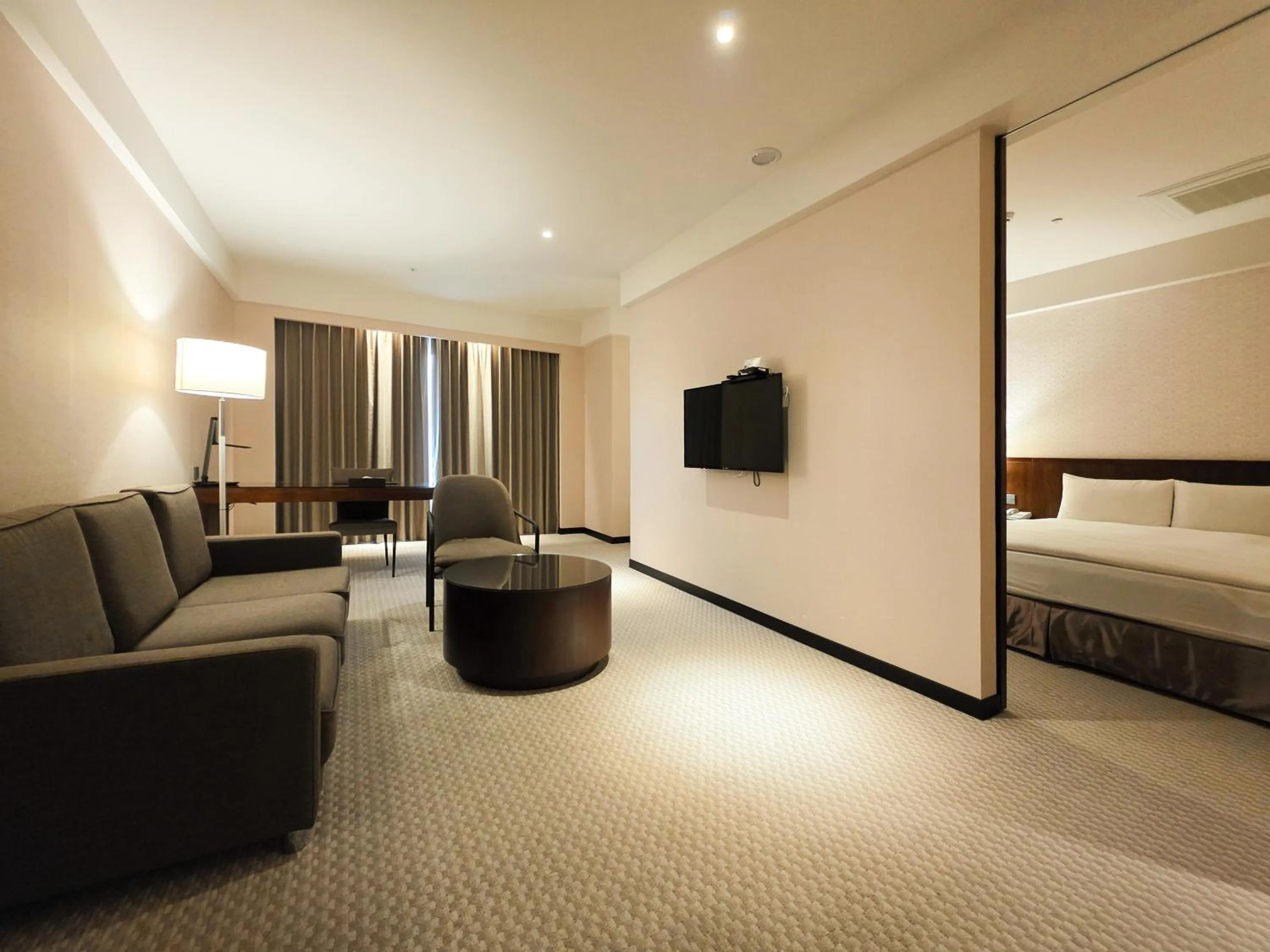 Bed in 雀客旅館台中來來