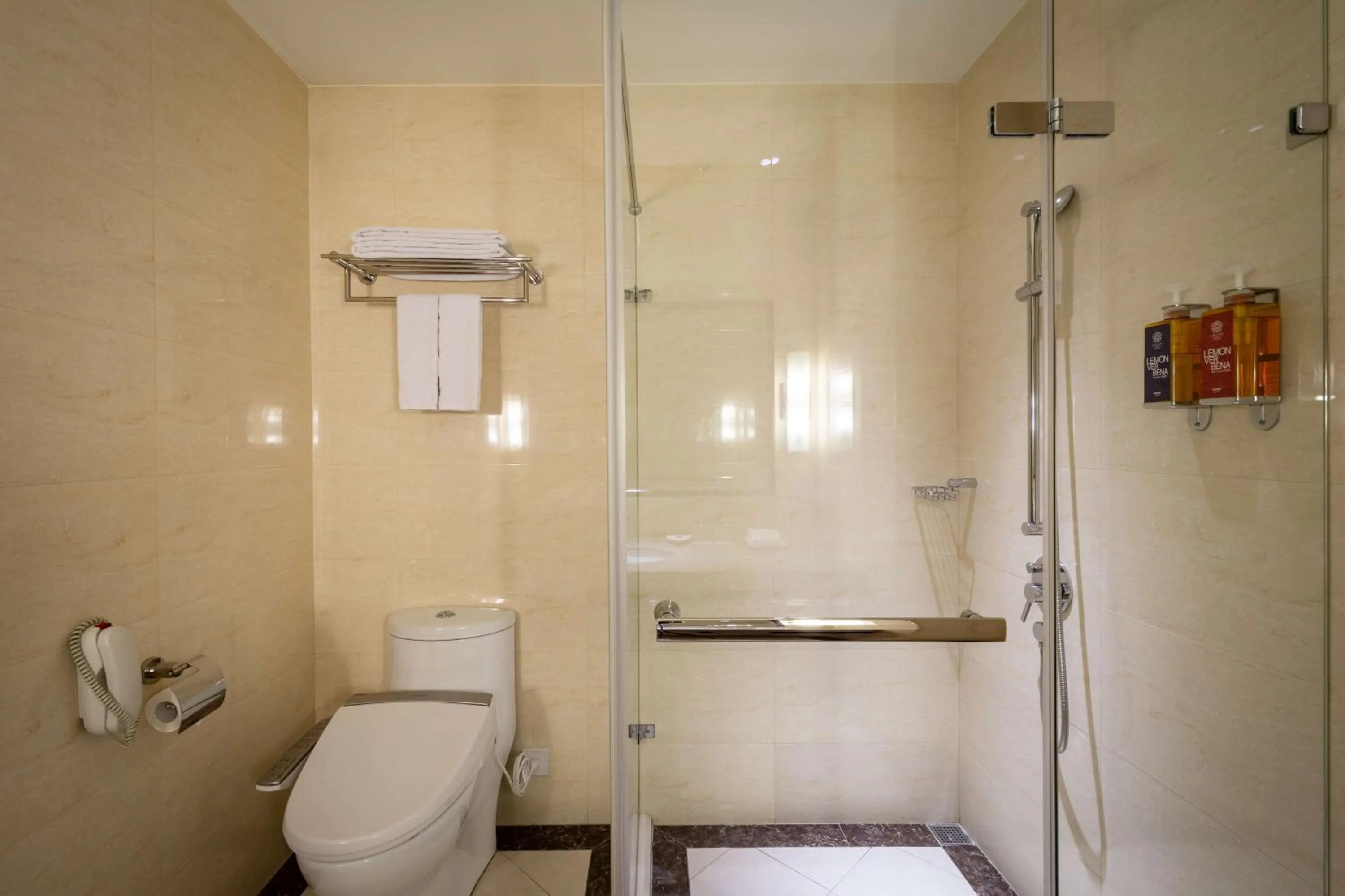 雀客旅館台中來來