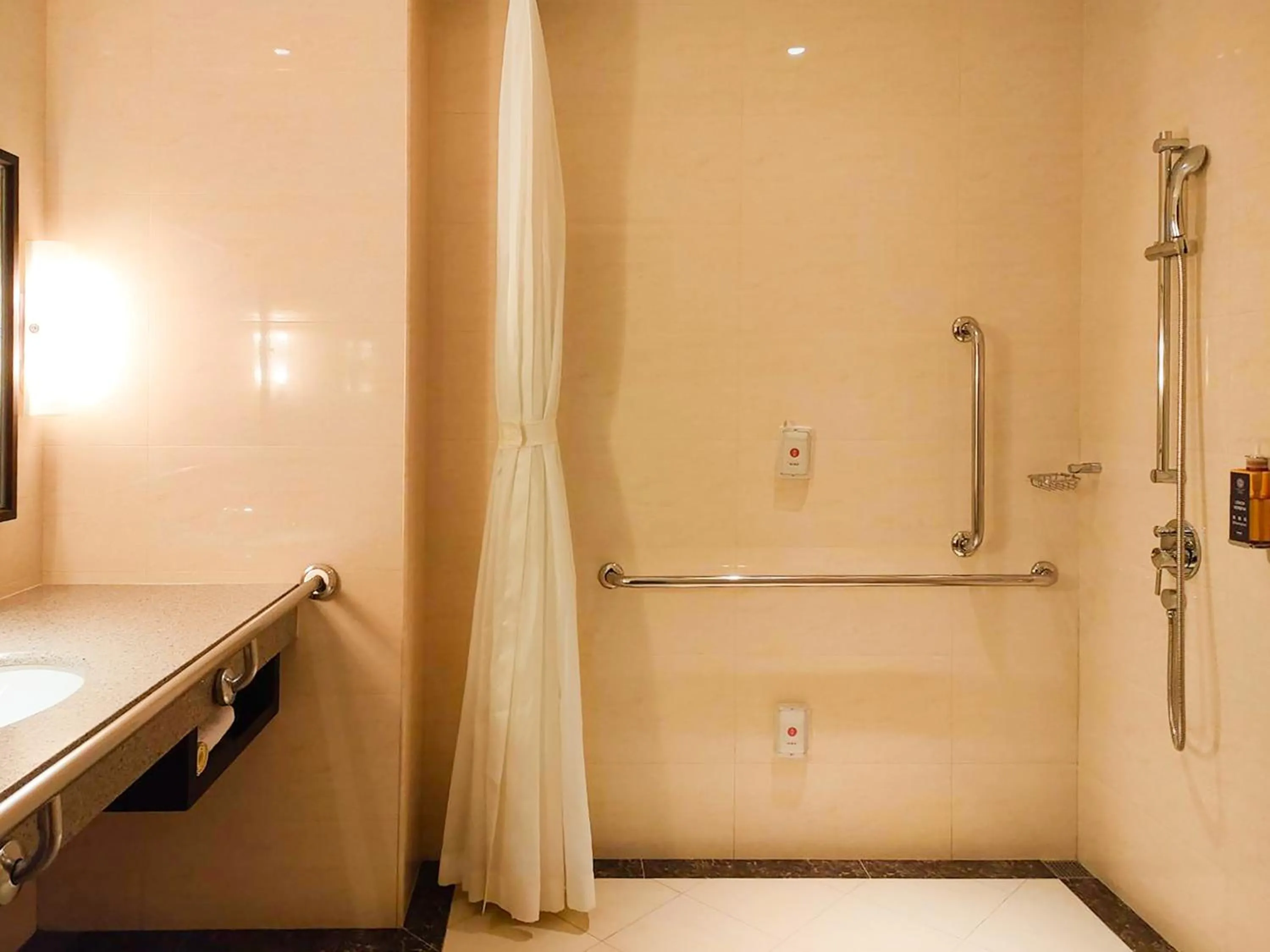 雀客旅館台中來來