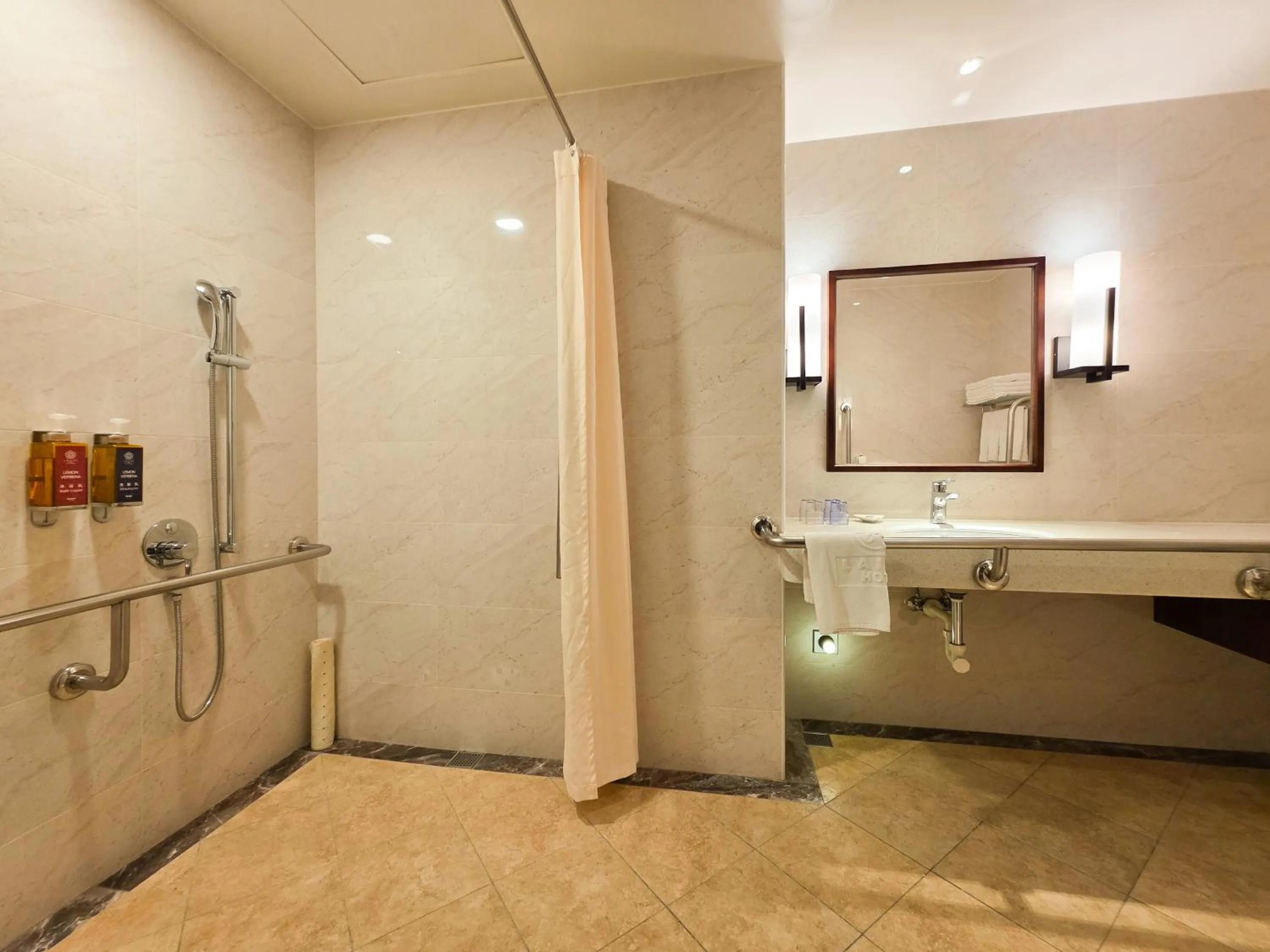 雀客旅館台中來來