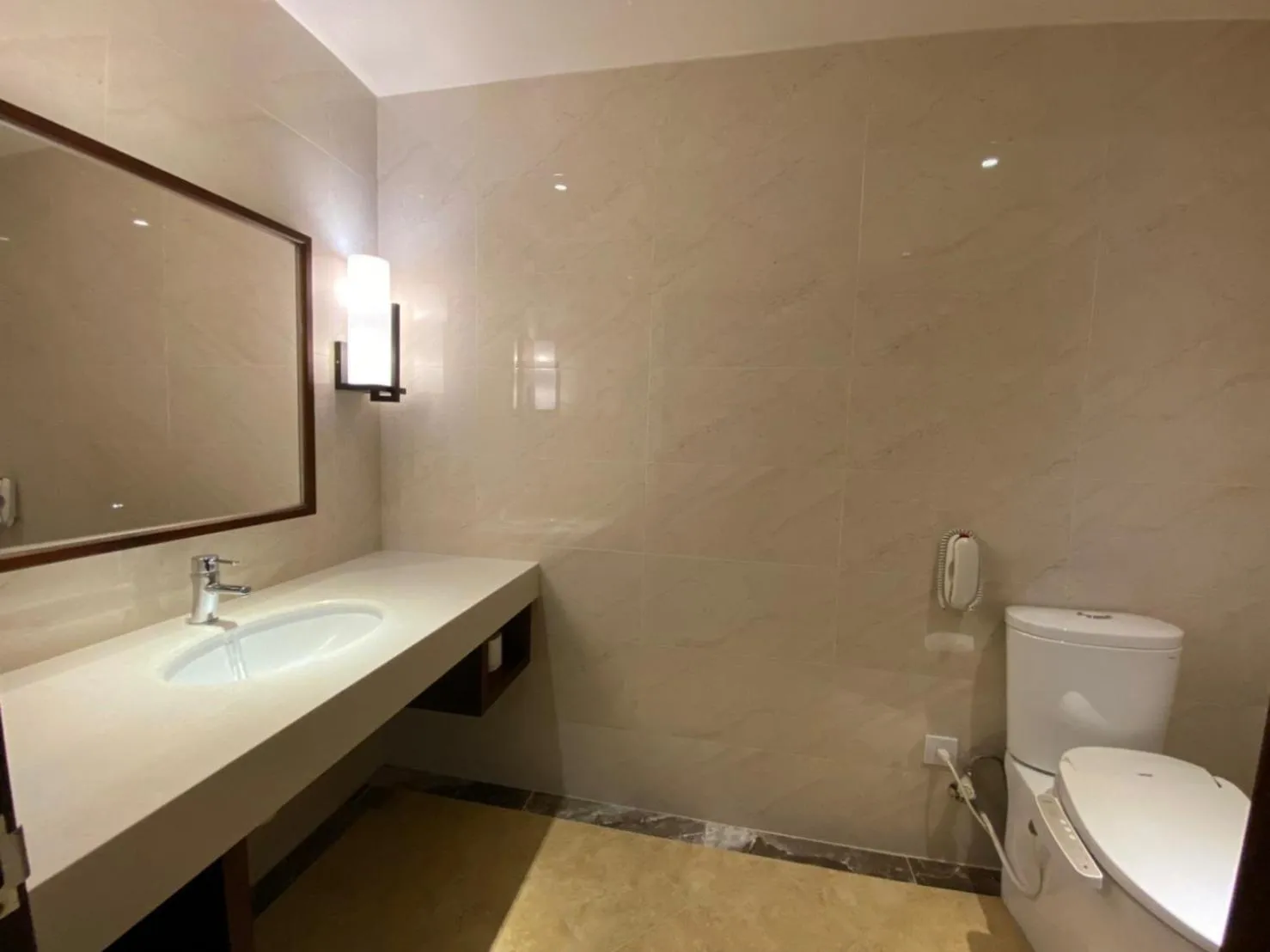 Bathroom in 雀客旅館台中來來