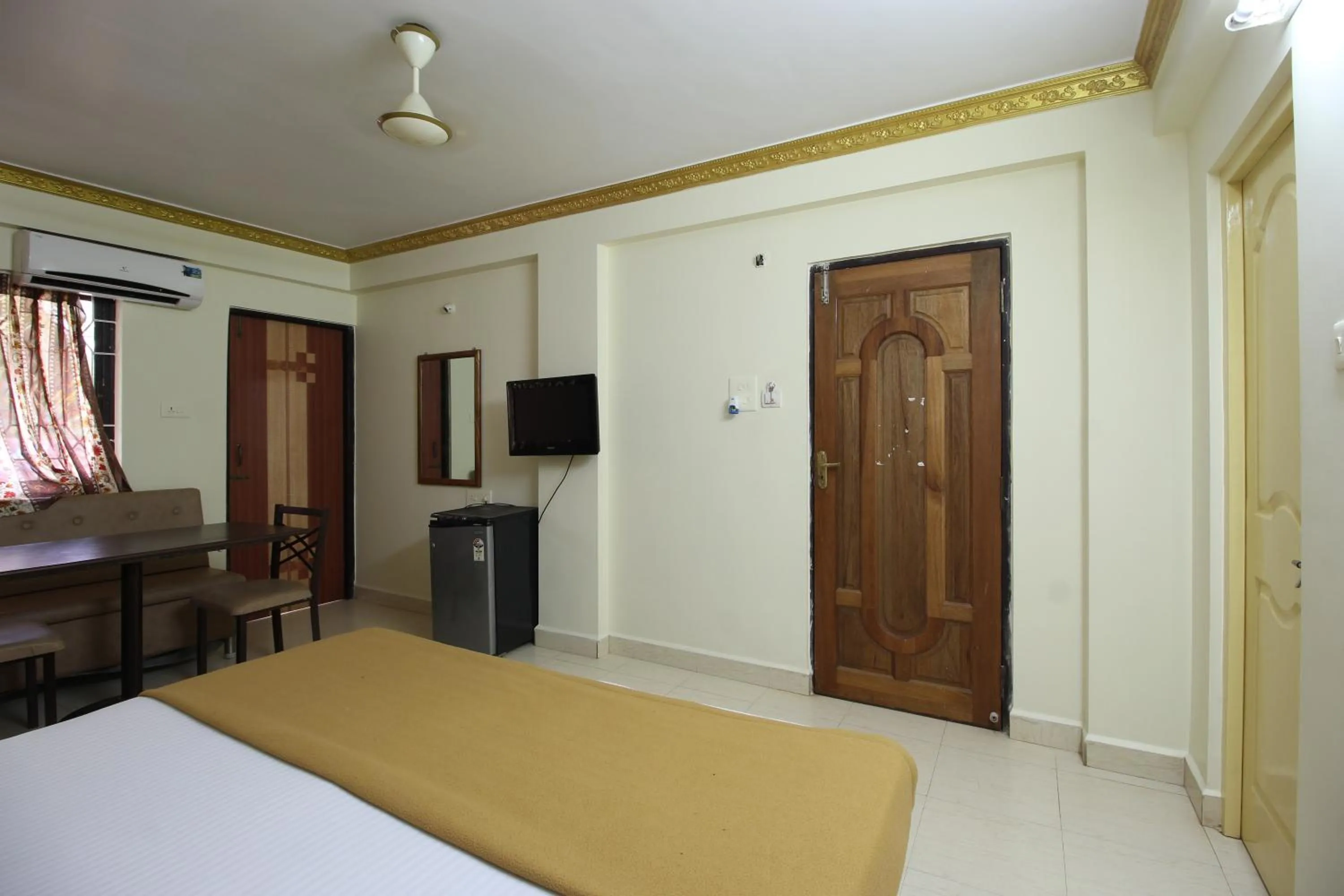 Bedroom, Bed in Roundcube Guest House