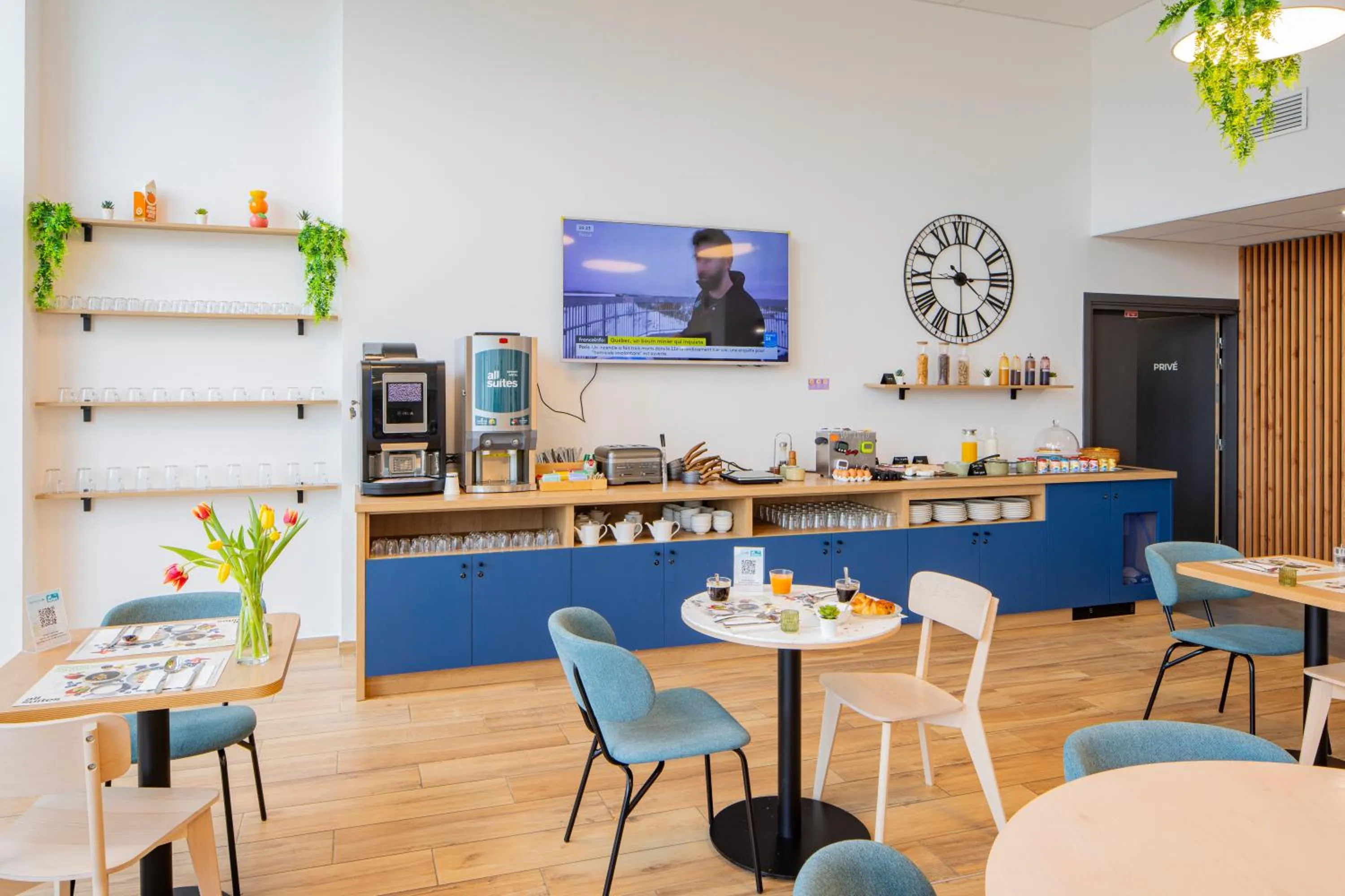 Restaurant/places to eat in All Suites Appart Hôtel - Le Havre Centre - Les docks