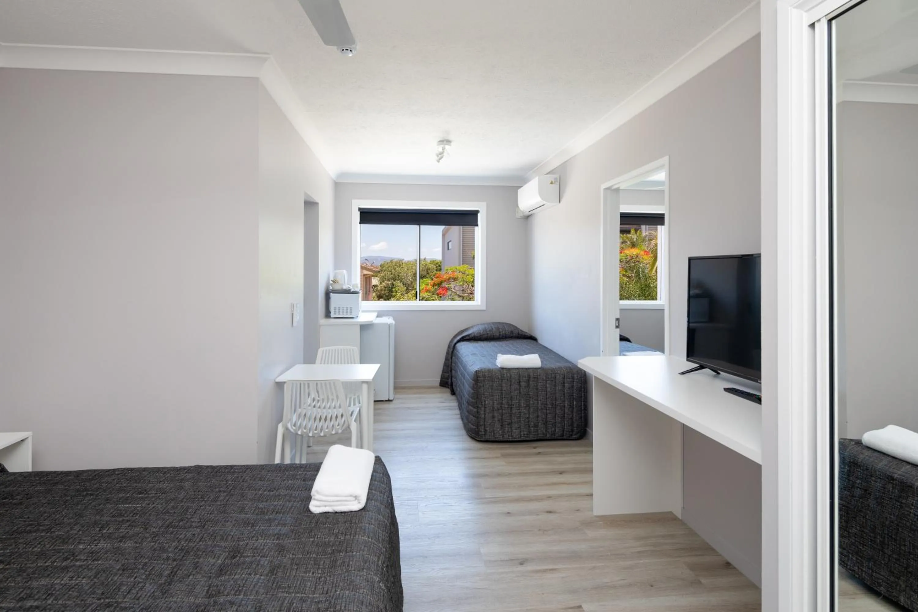 Bedroom, Bed in Burleigh Gold Coast Motel