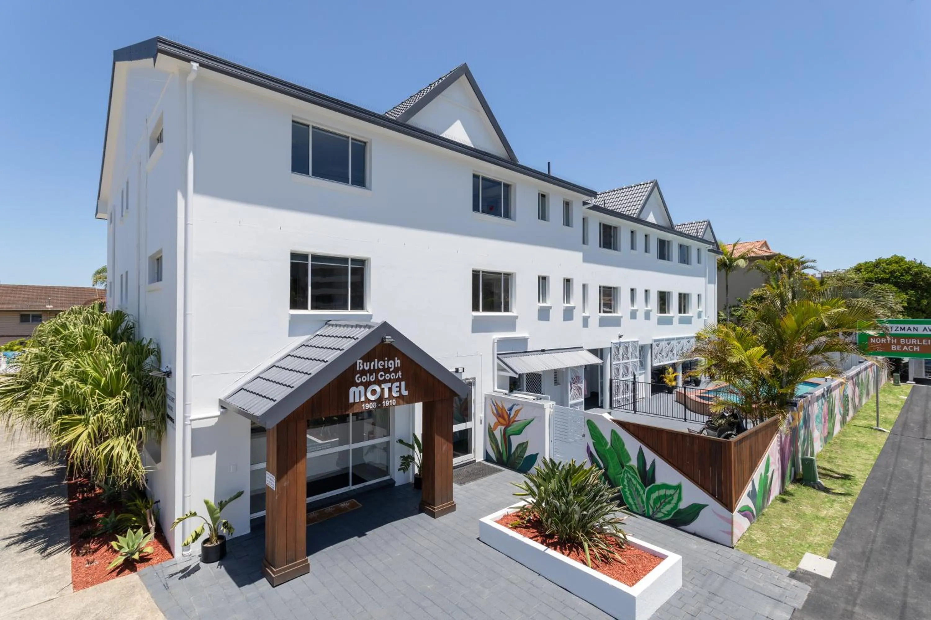 Property building in Burleigh Gold Coast Motel