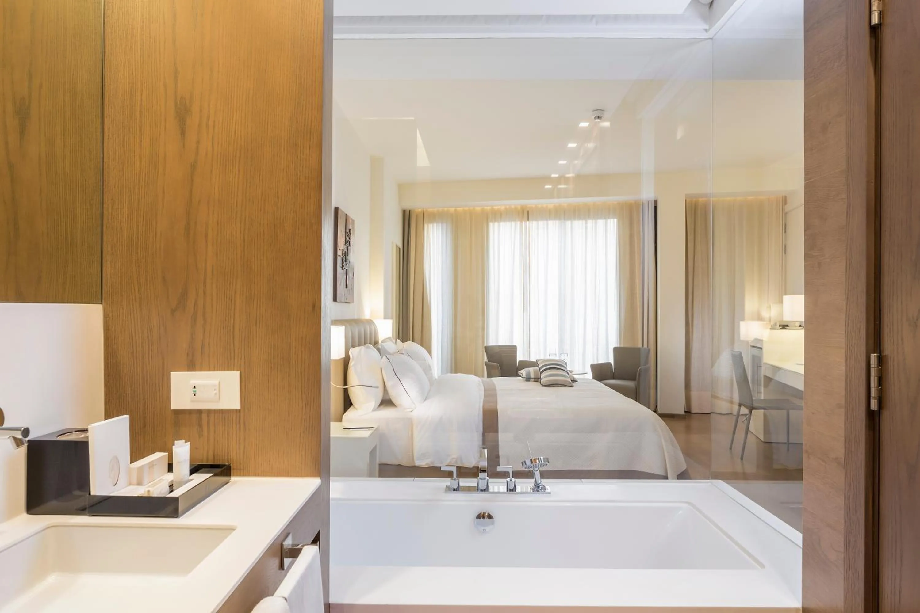 Shower, Bed in O Monot Boutique Hotel Beirut