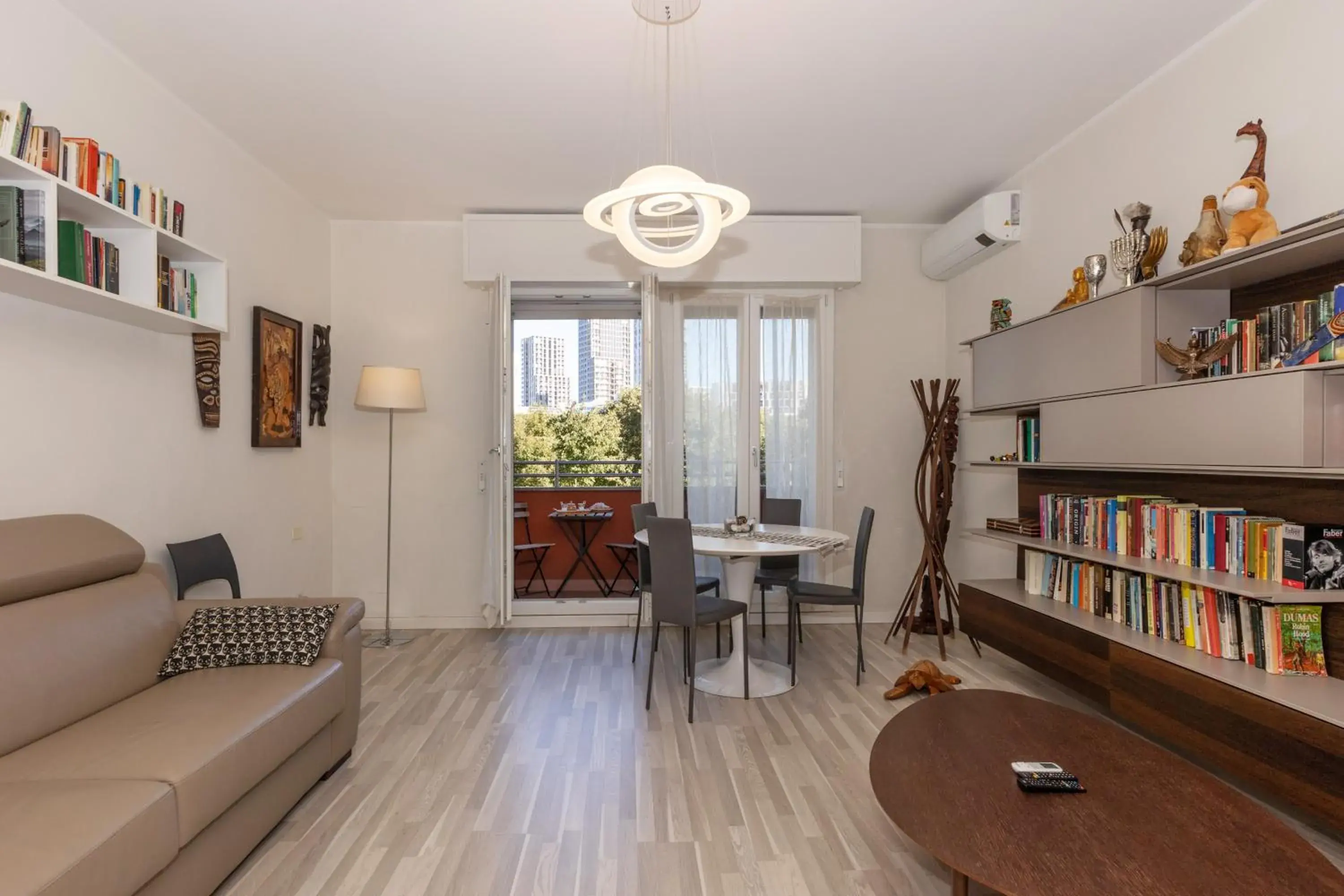 Two-Bedroom Apartment in Maison Prince Milano Two-Bedroom Apartment in Maison Prince Milano