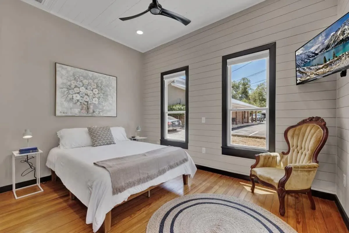 Bed in Historic Gem near Schlitterbahn