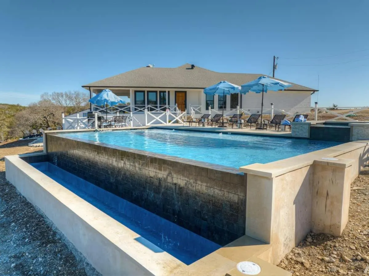 Property building in Hilltop Lux Haus with InfinityPool-Hottub-PoolTable