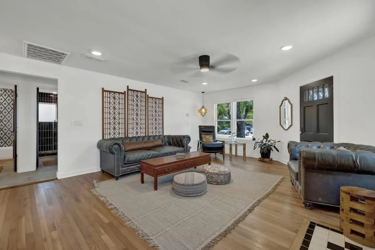 Living room in Historic Hideaway Stroll to Schlitterbahn