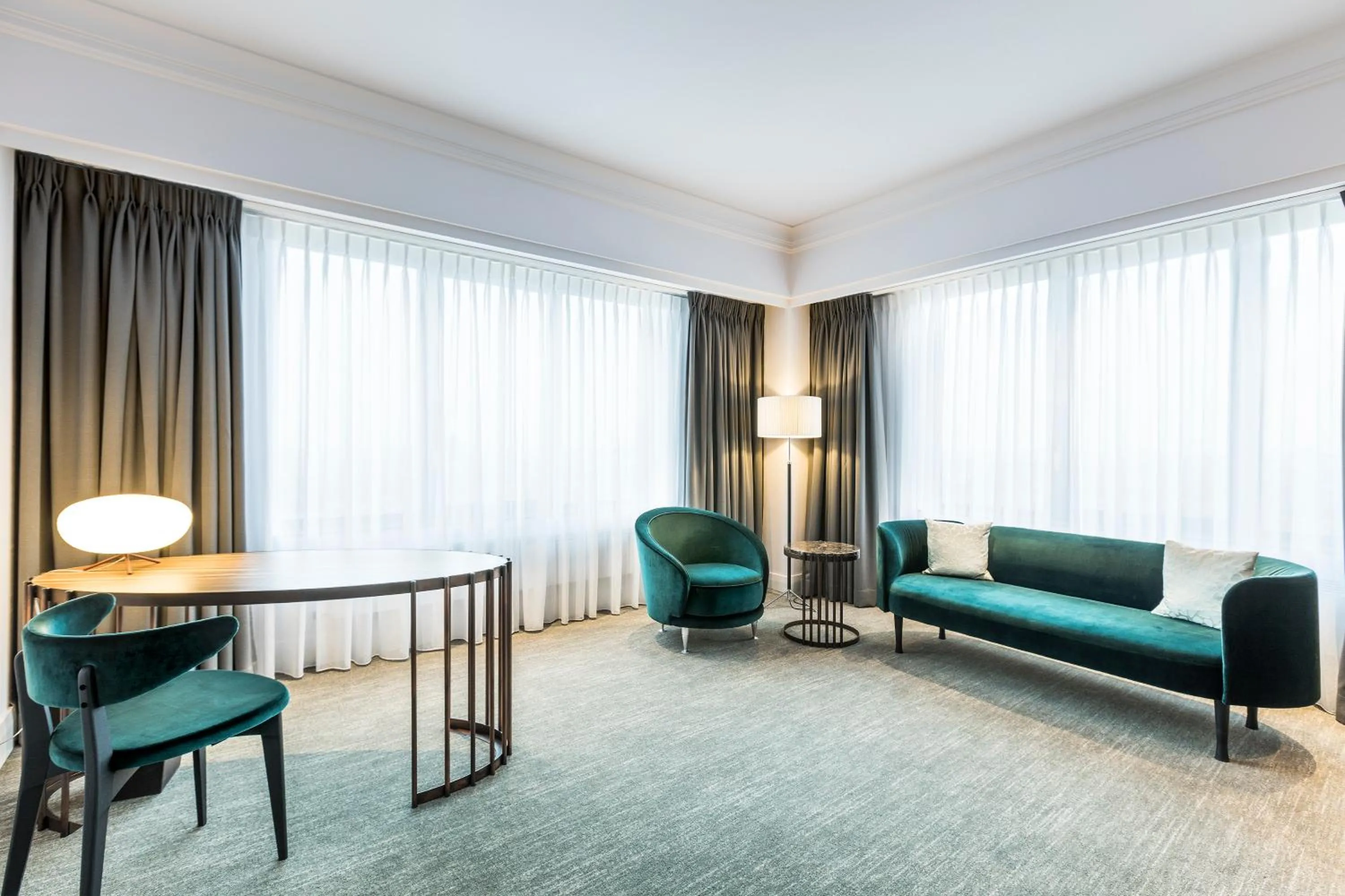 Seating area in Hotel Okura Amsterdam – The Leading Hotels of the World
