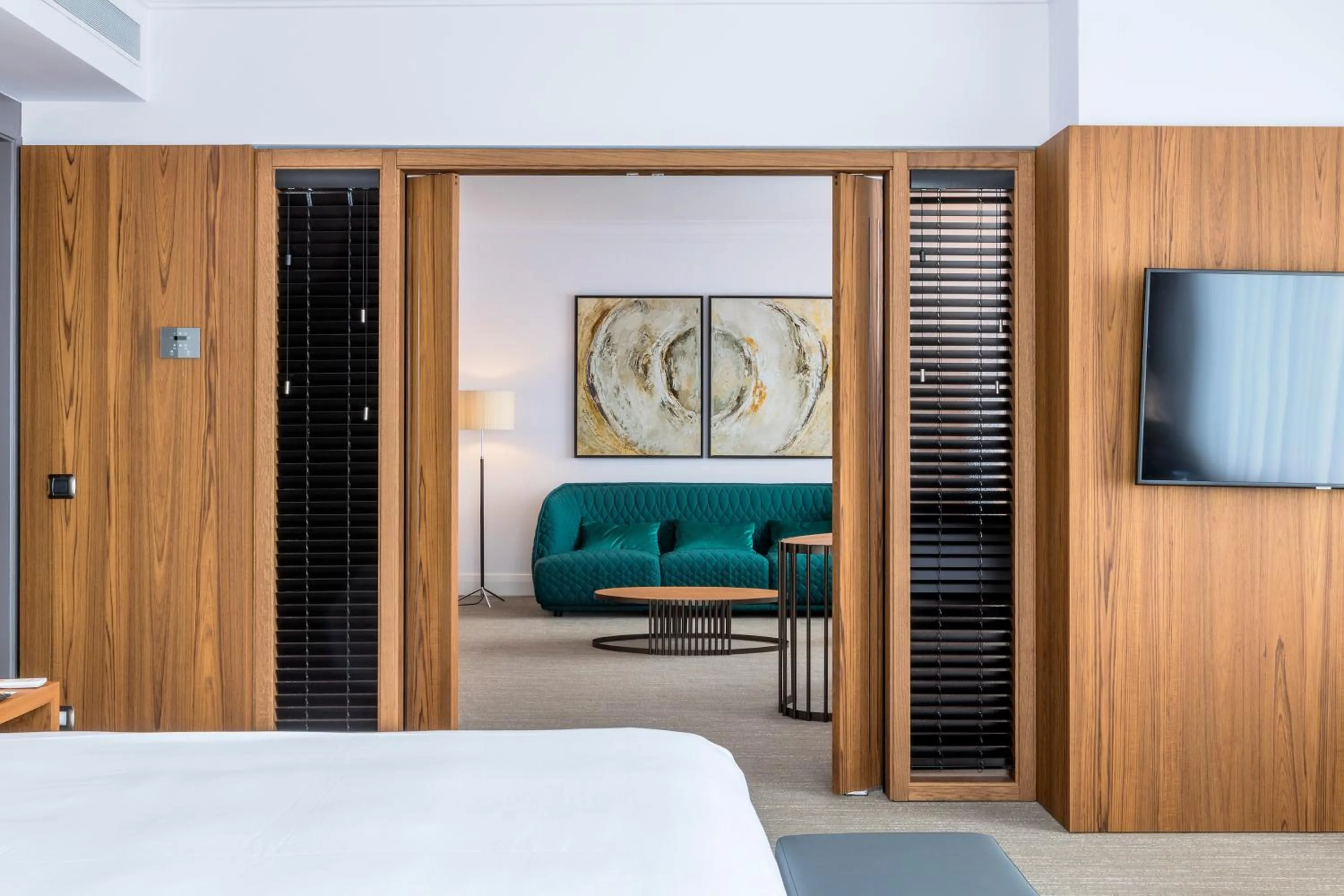 Seating area, Bed in Hotel Okura Amsterdam – The Leading Hotels of the World