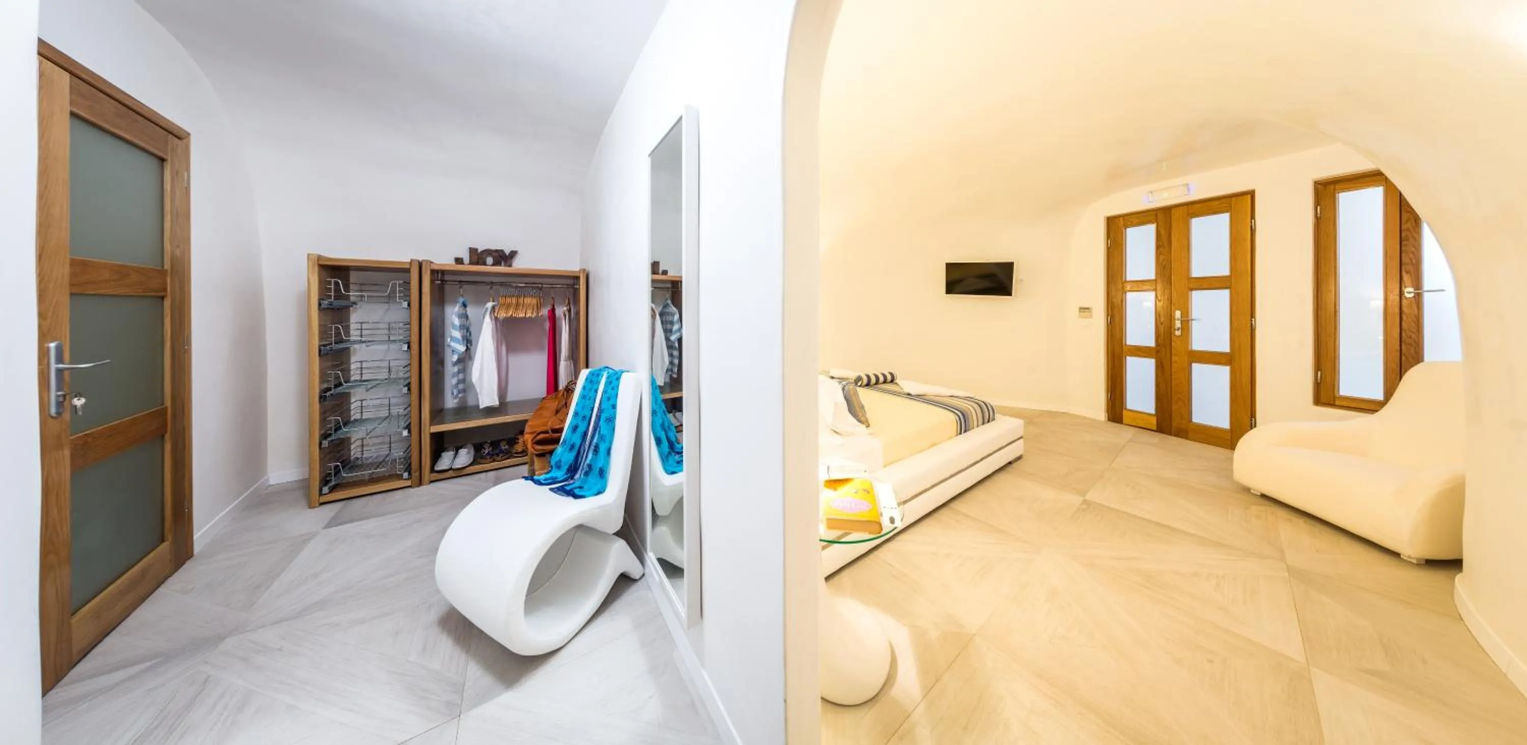 Area and facilities, Bed in Elite Luxury Suites