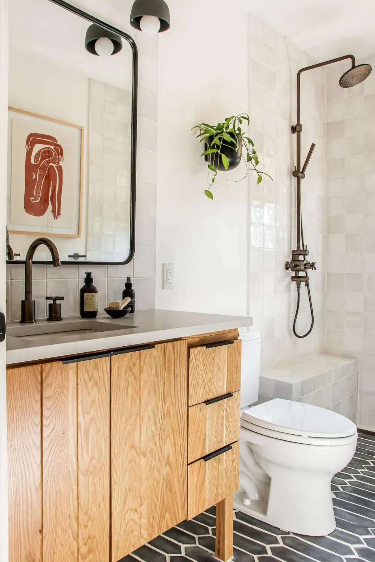 Shower in Koselig Hus with Cowboy Pool & Outdoor Shower