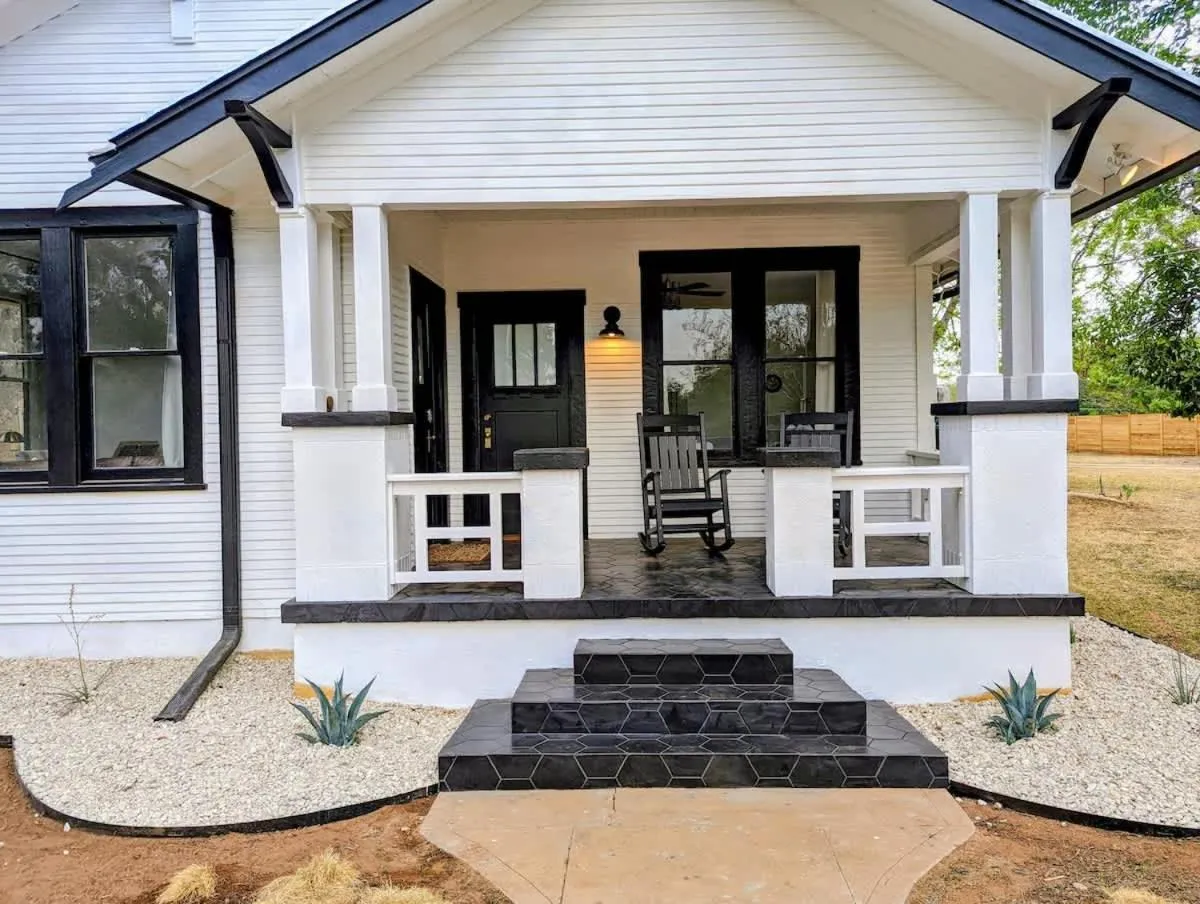 Other in Brand New Private Pool and Hot-Tub Near Main!