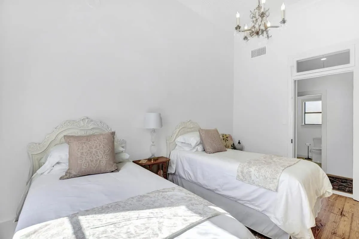 Bed in New! Luxurious Home with Wine Cellar & Firepit!