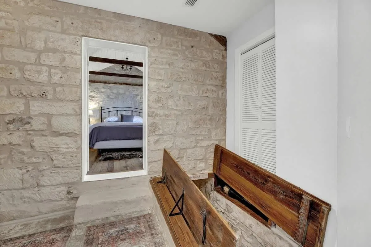 Bed in New! Luxurious Home with Wine Cellar & Firepit!