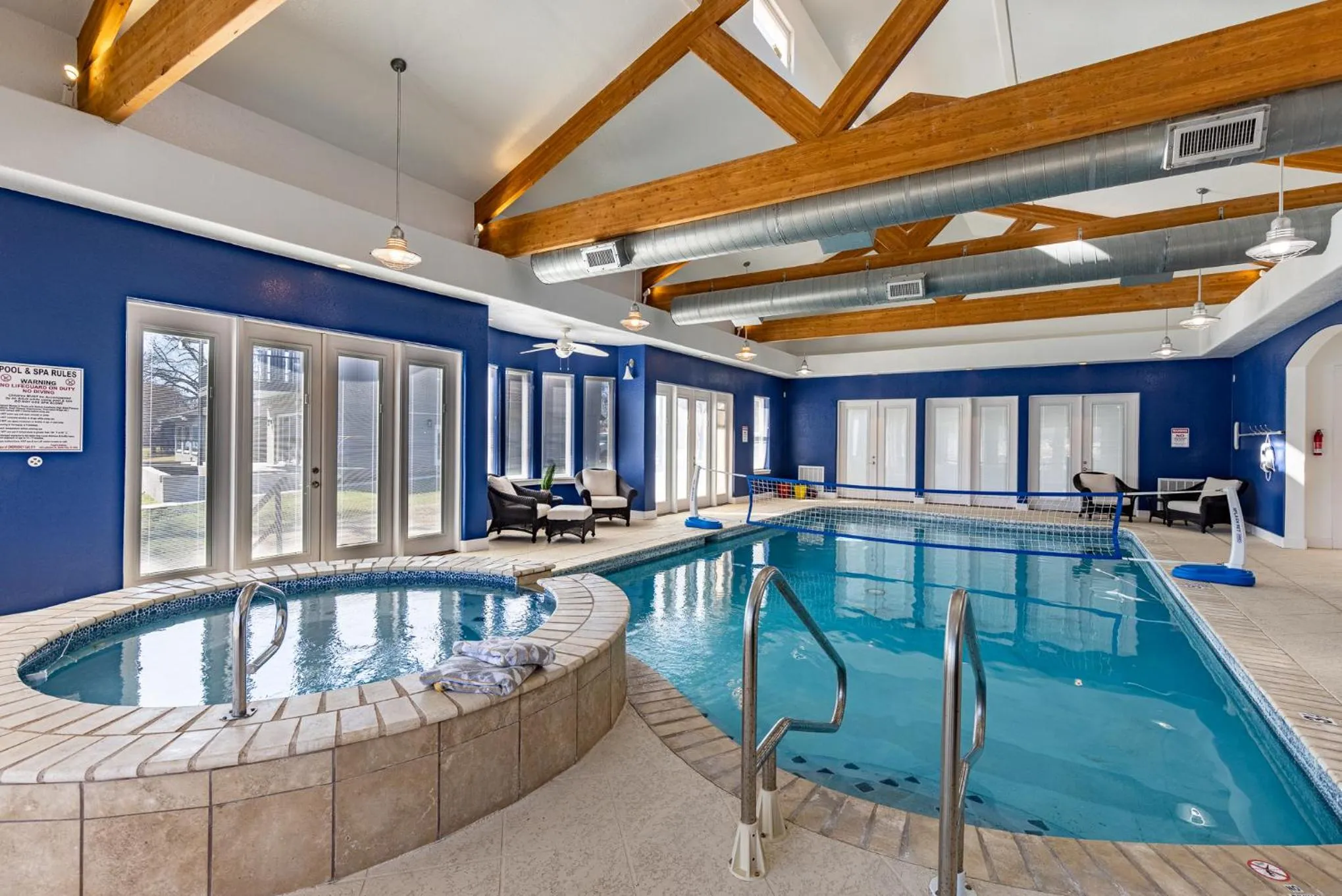 Swimming pool in Luxurious Lakehouse with Indoor Pool-Hot Tub-Fire Pit