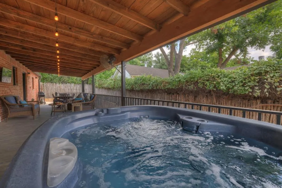 Natural landscape in Alcove: Steps to Main St-High End Home w/Hot-tub!