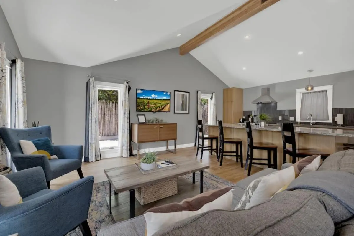 Kitchen or kitchenette in Alcove: Steps to Main St-High End Home w/Hot-tub!