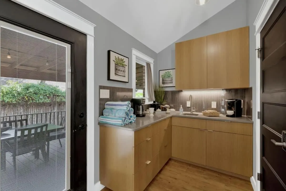 Coffee/tea facilities in Alcove: Steps to Main St-High End Home w/Hot-tub!