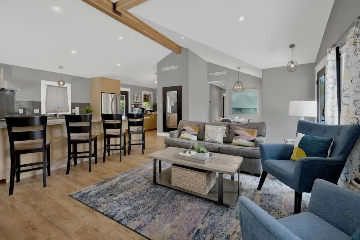 Kitchen or kitchenette in Alcove: Steps to Main St-High End Home w/Hot-tub!