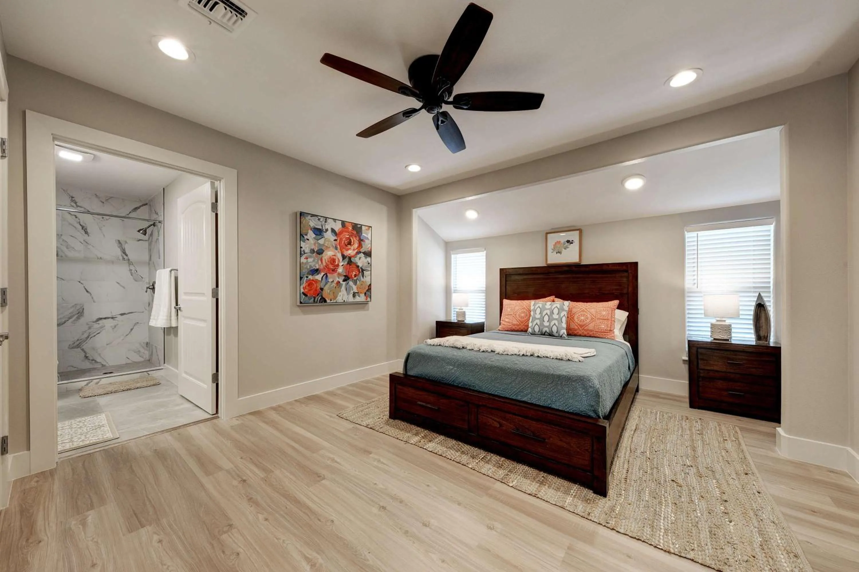 Bed in Waterfront Lake House with Hot Tub & Firepit