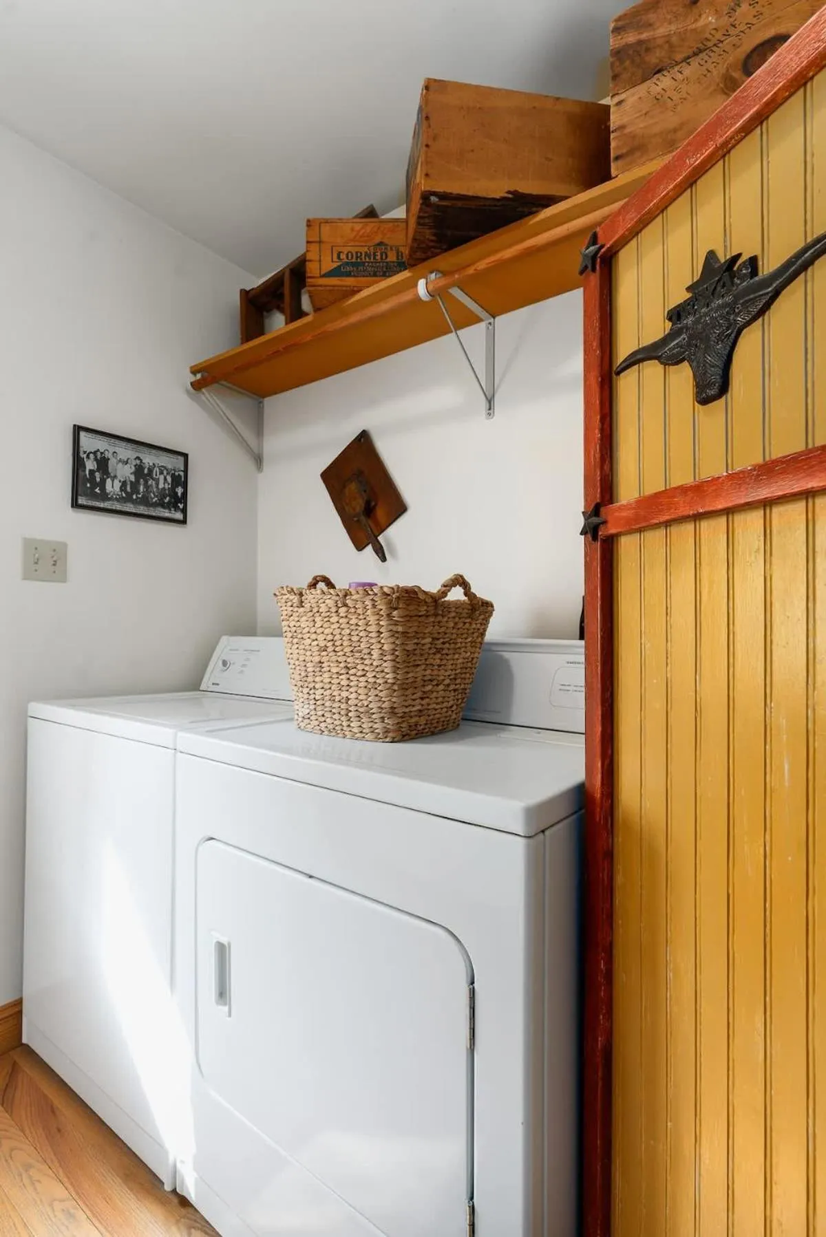 laundry in Texas Charm Texana - 15 min Walk to Main