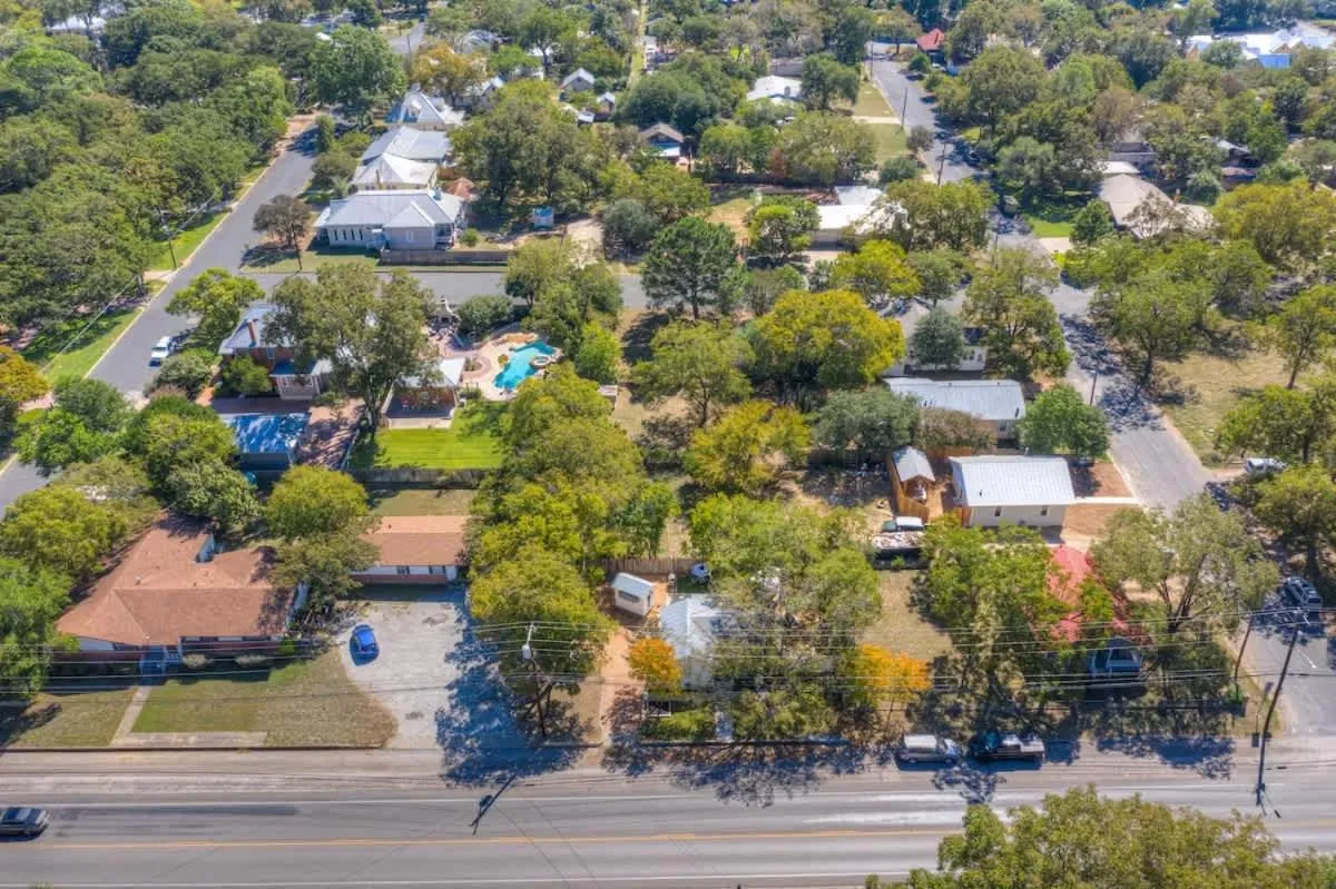 Property building in Charming Cottage Near Main with Patio&FirePit!!