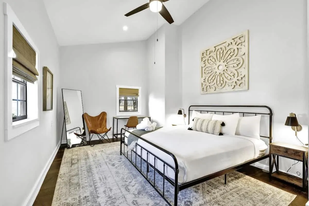 Bed in Olive St Ranch with HotTub-Grill and Party Barn