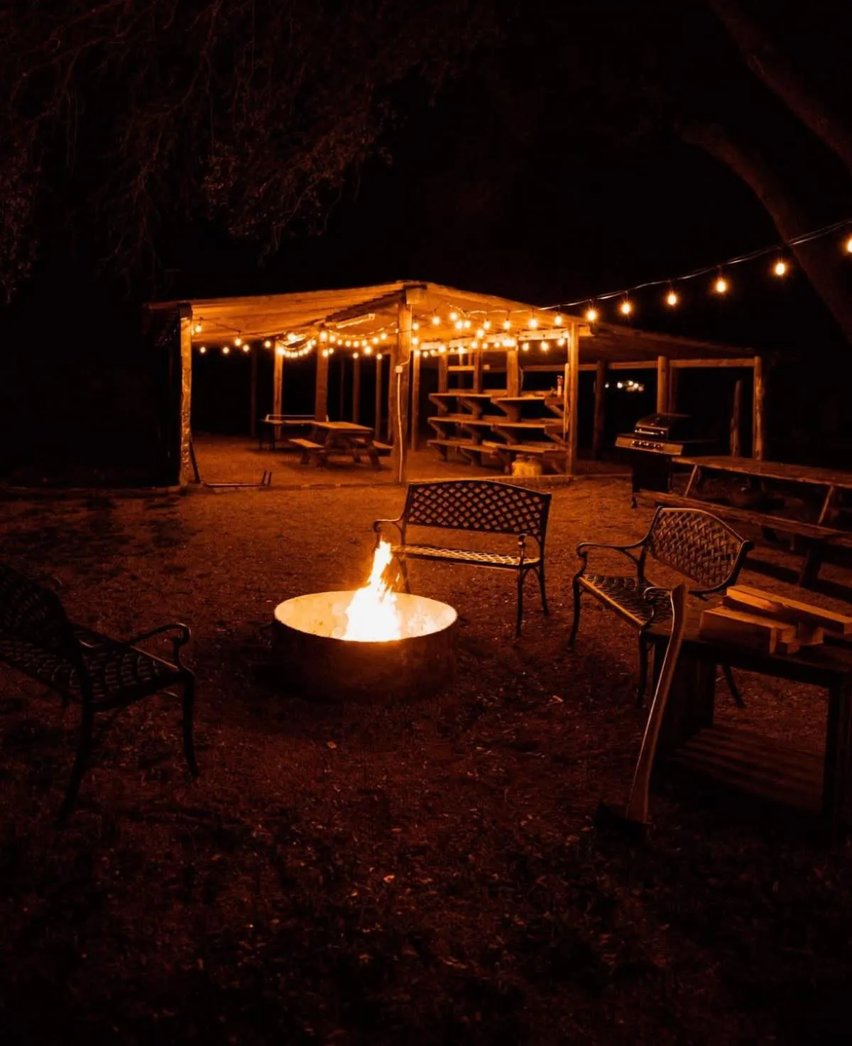 Night in Olive St Ranch with HotTub-Grill and Party Barn