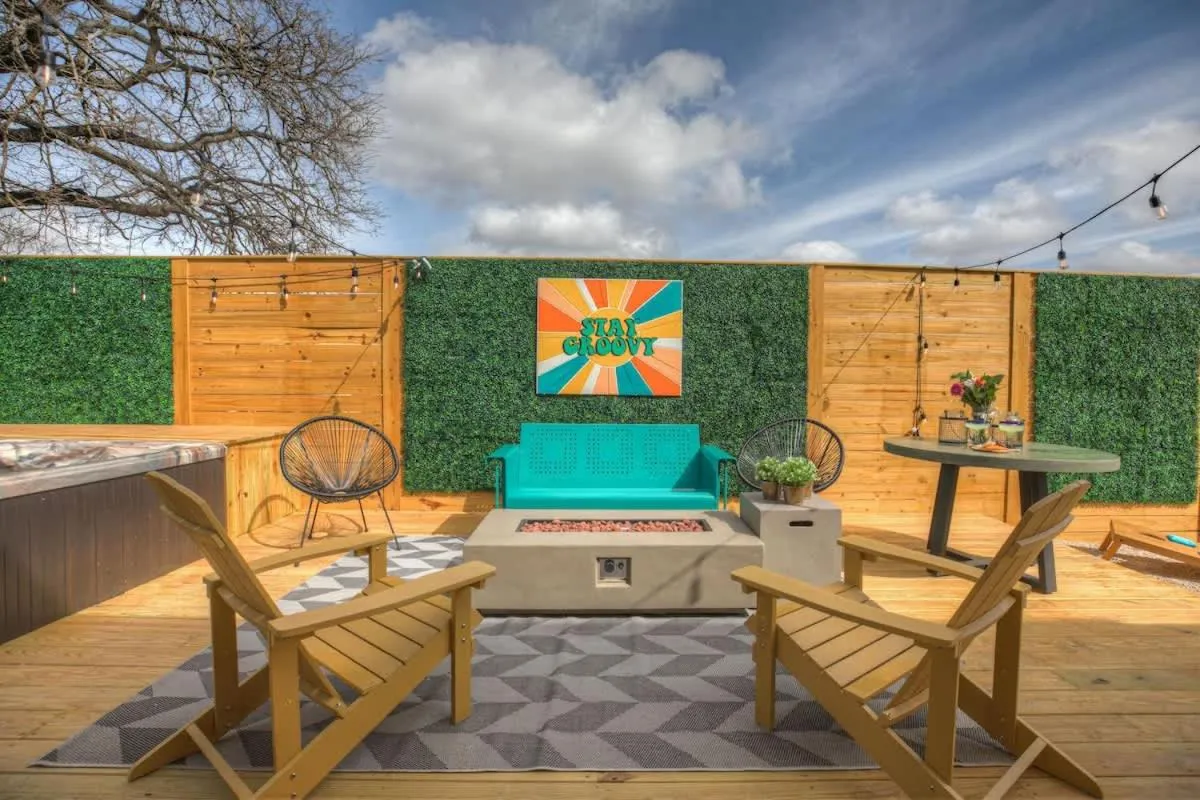 Patio in Luxury Modern Home with Hot tub Deck & Firepit!
