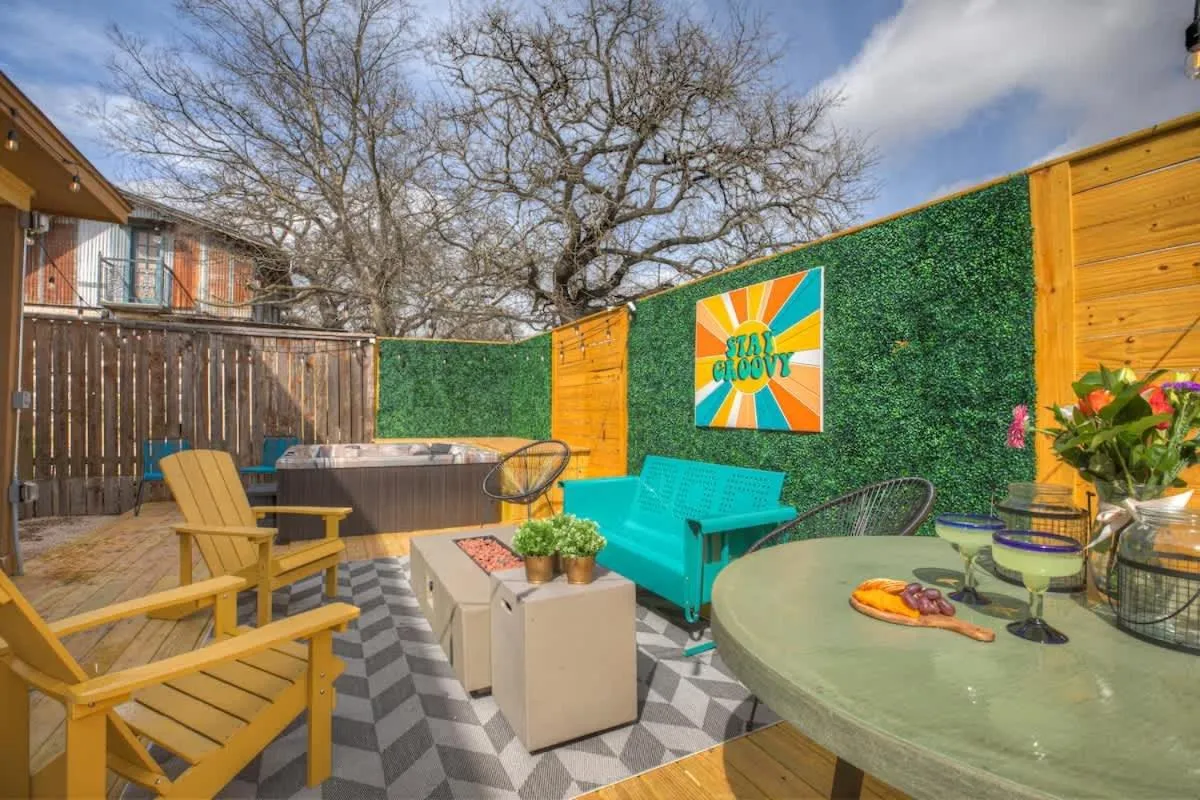 Patio in Luxury Modern Home with Hot tub Deck & Firepit!