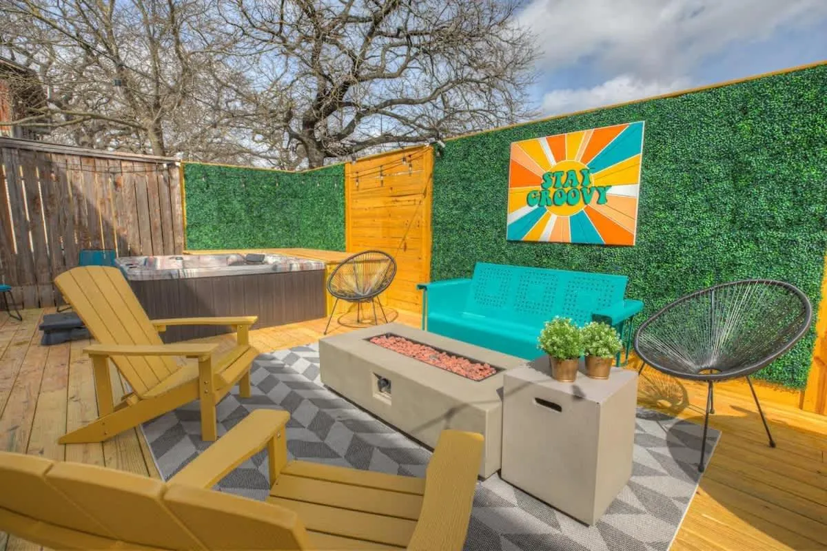 Patio in Luxury Modern Home with Hot tub Deck & Firepit!