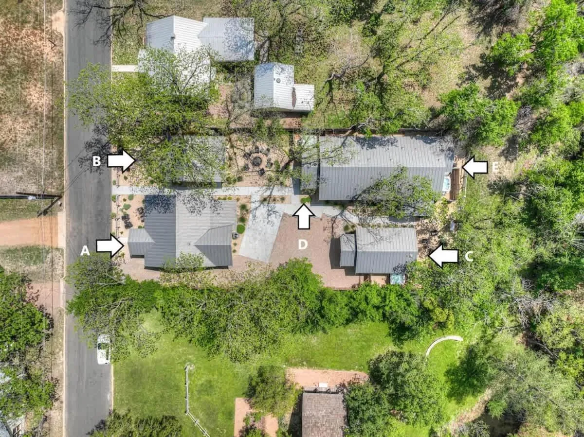 Property building in The Grove B Stylish Cottage - Walk to Main