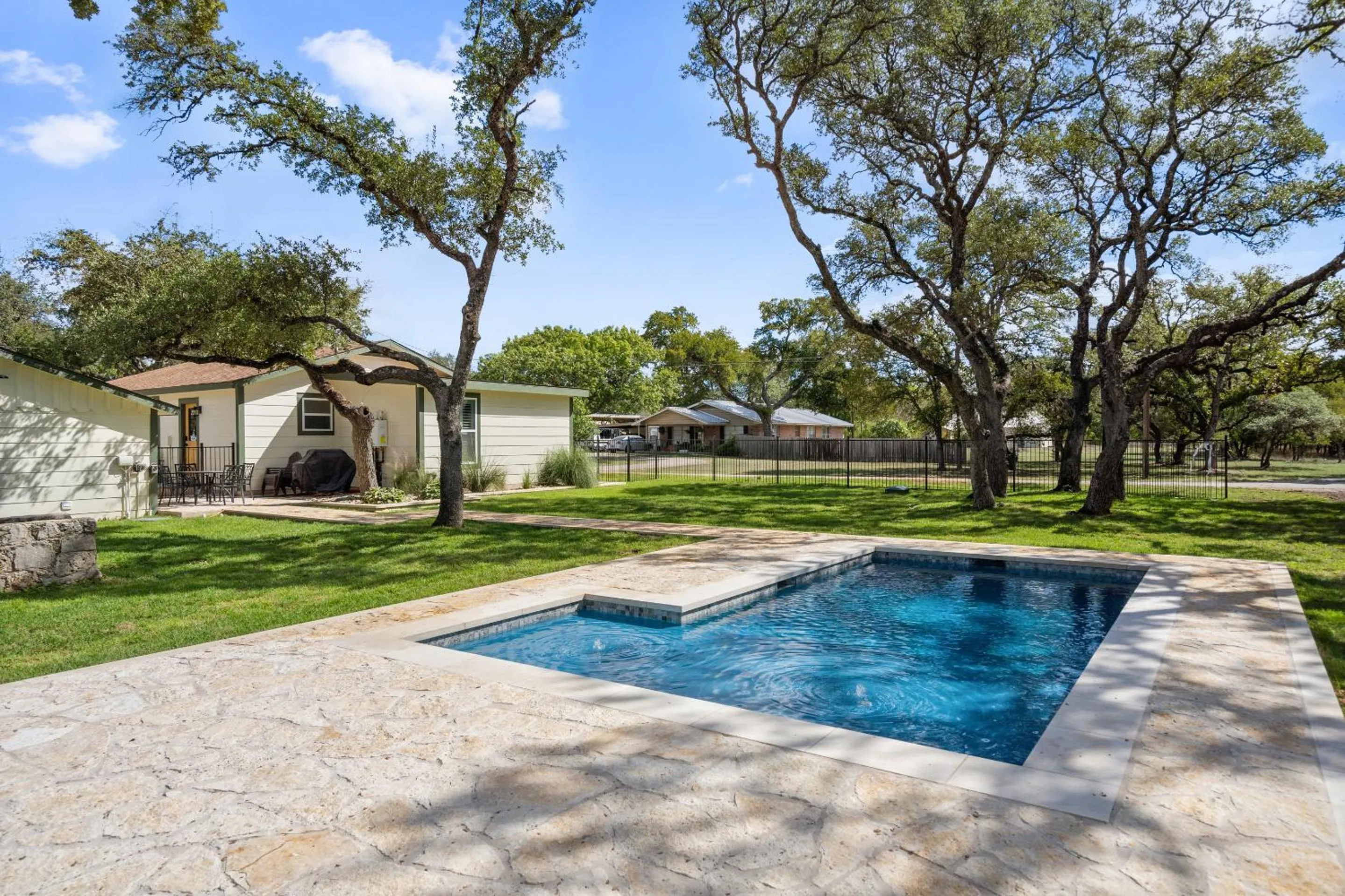 Upscale Home with Pool and FirePit - Close to Mercer St!