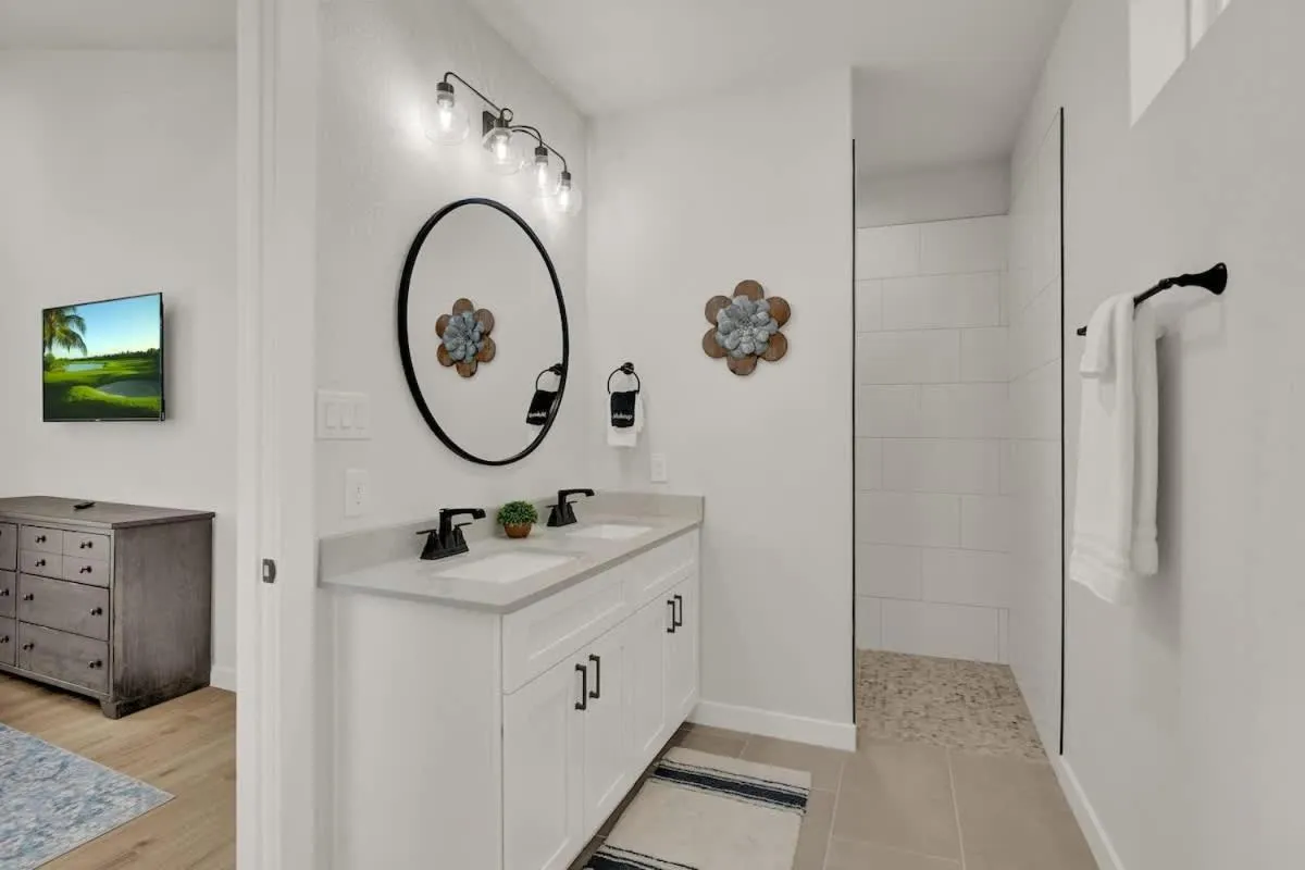 Bathroom in Stunning Lake Home with Pool-Beach-Gym-Boat Access