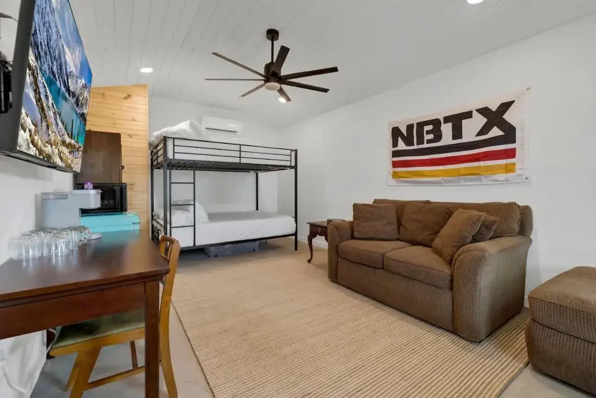 Walk to Schlitterbahn with Firepit Walk to Schlitterbahn with Firepit