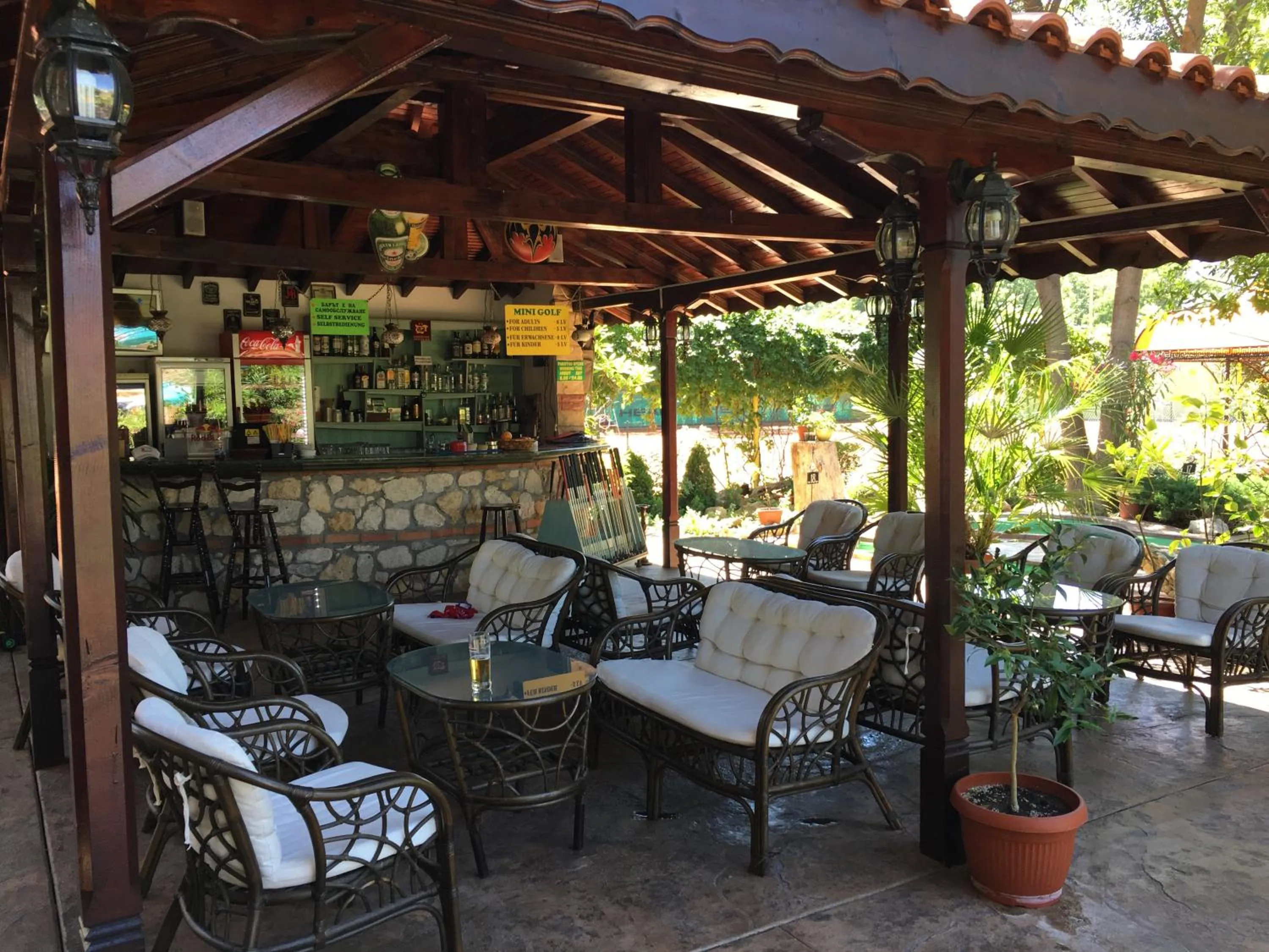 Lounge or bar in Oleander House and Tennis Club