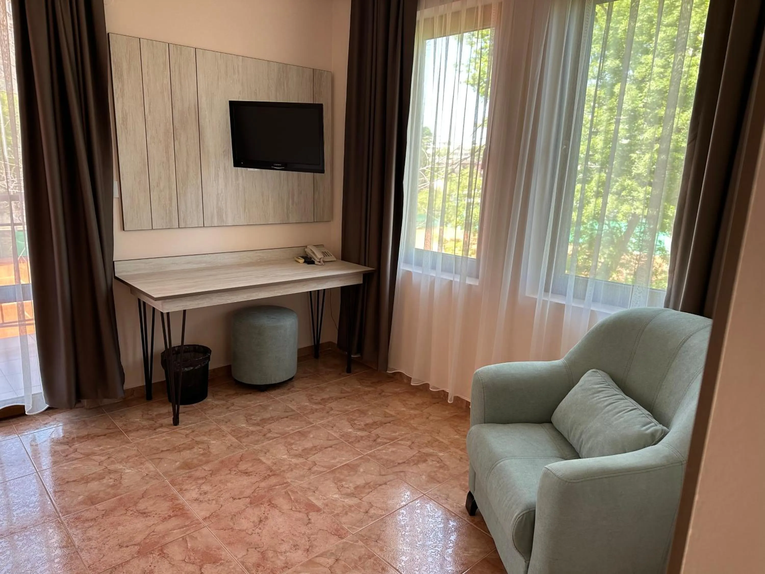 TV and multimedia in Oleander House and Tennis Club